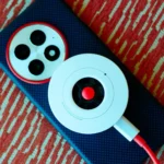 Điện thoại OnePlus 13 sử dụng ốp lưng hỗ trợ sạc không dây từ tính Qi2