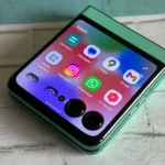 Giao diện các ứng dụng chạy trên màn hình ngoài đa năng của Motorola Razr 2025.