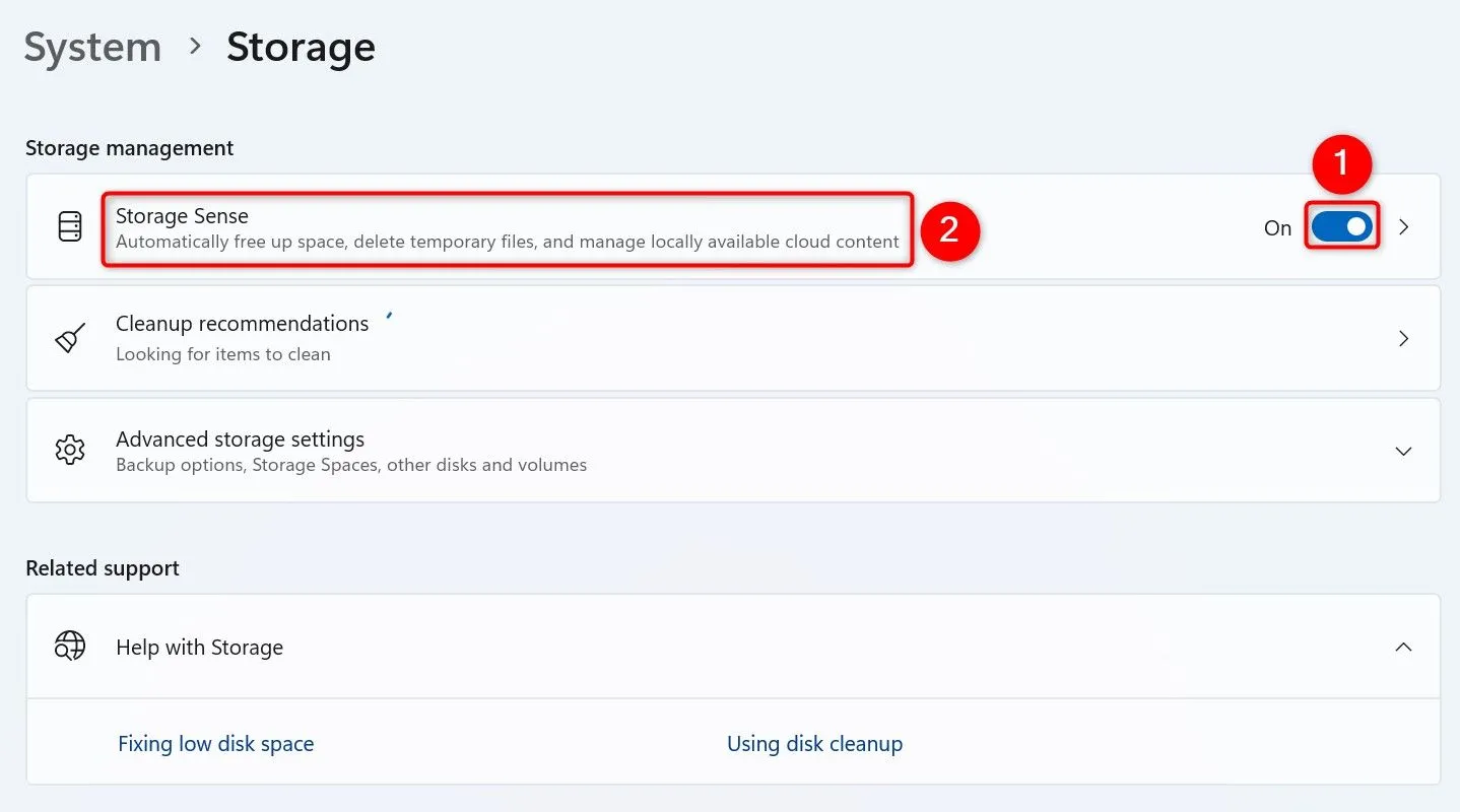 Giao diện Settings của Windows 11 hiển thị tùy chọn Storage Sense (Cảm biến Lưu trữ).