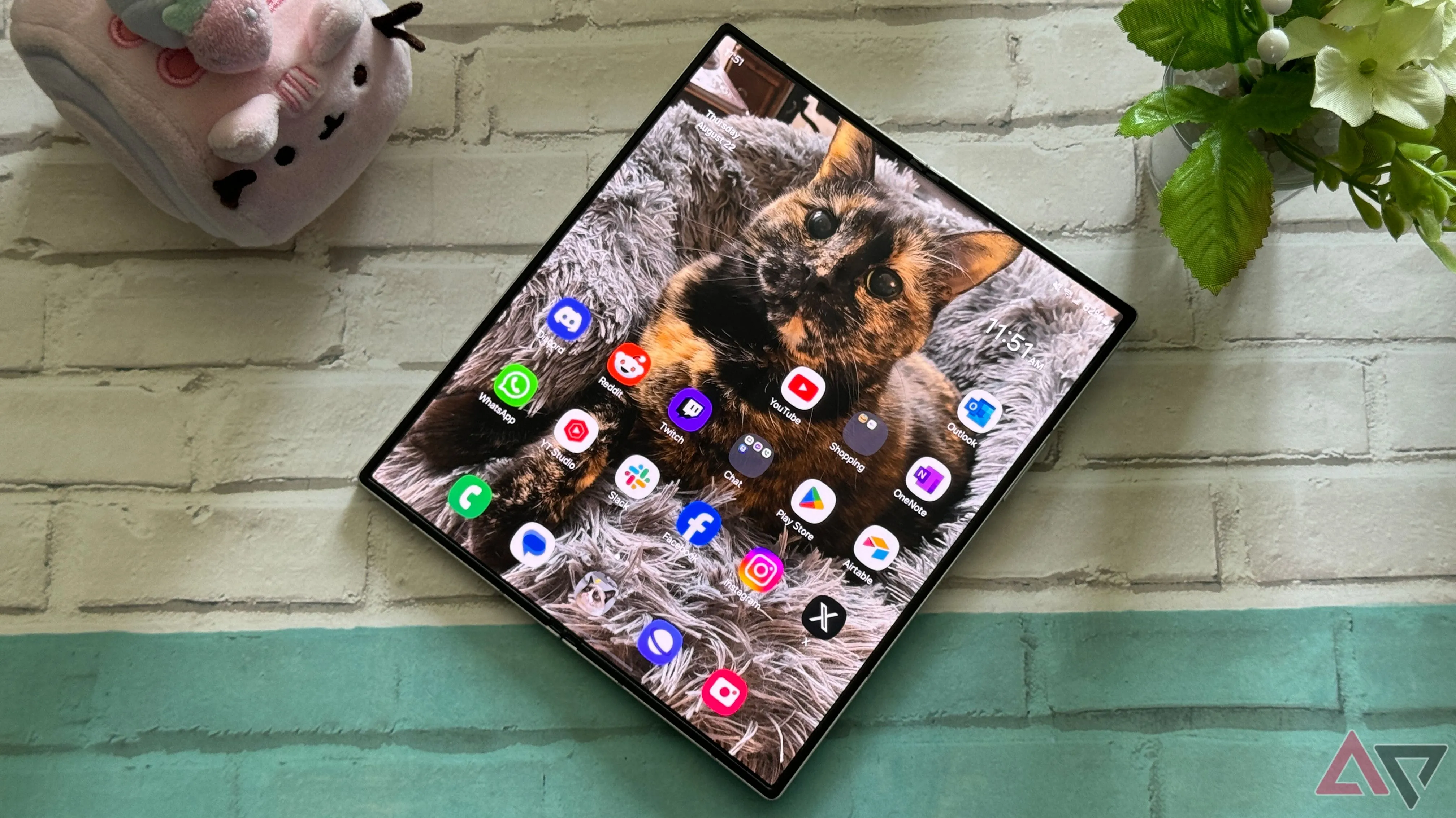 Màn hình trong của điện thoại gập Samsung, có thể tương tự trên Galaxy Z Fold 7 sắp ra mắt