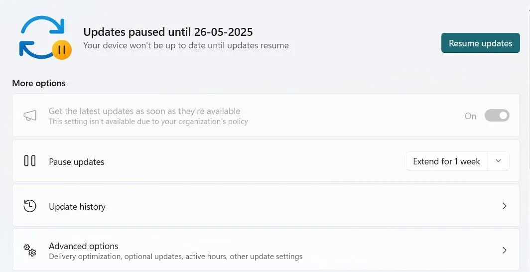 Nút Tiếp tục cập nhật (Resume Updates) trong ứng dụng Cài đặt Windows 11