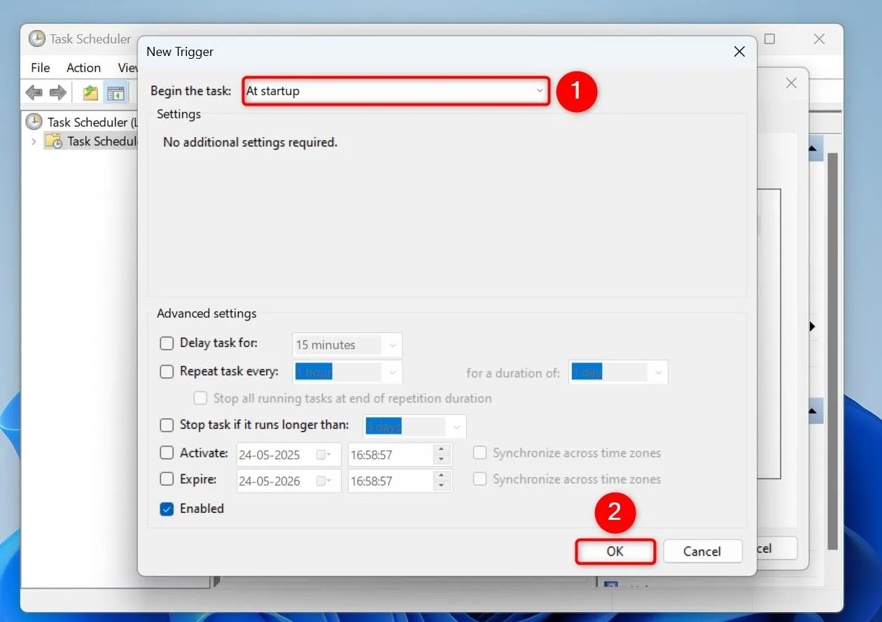 Thiết lập trigger &quot;At Startup&quot; (Khi khởi động) cho tác vụ xóa file tạm trong cửa sổ Properties của Task Scheduler.