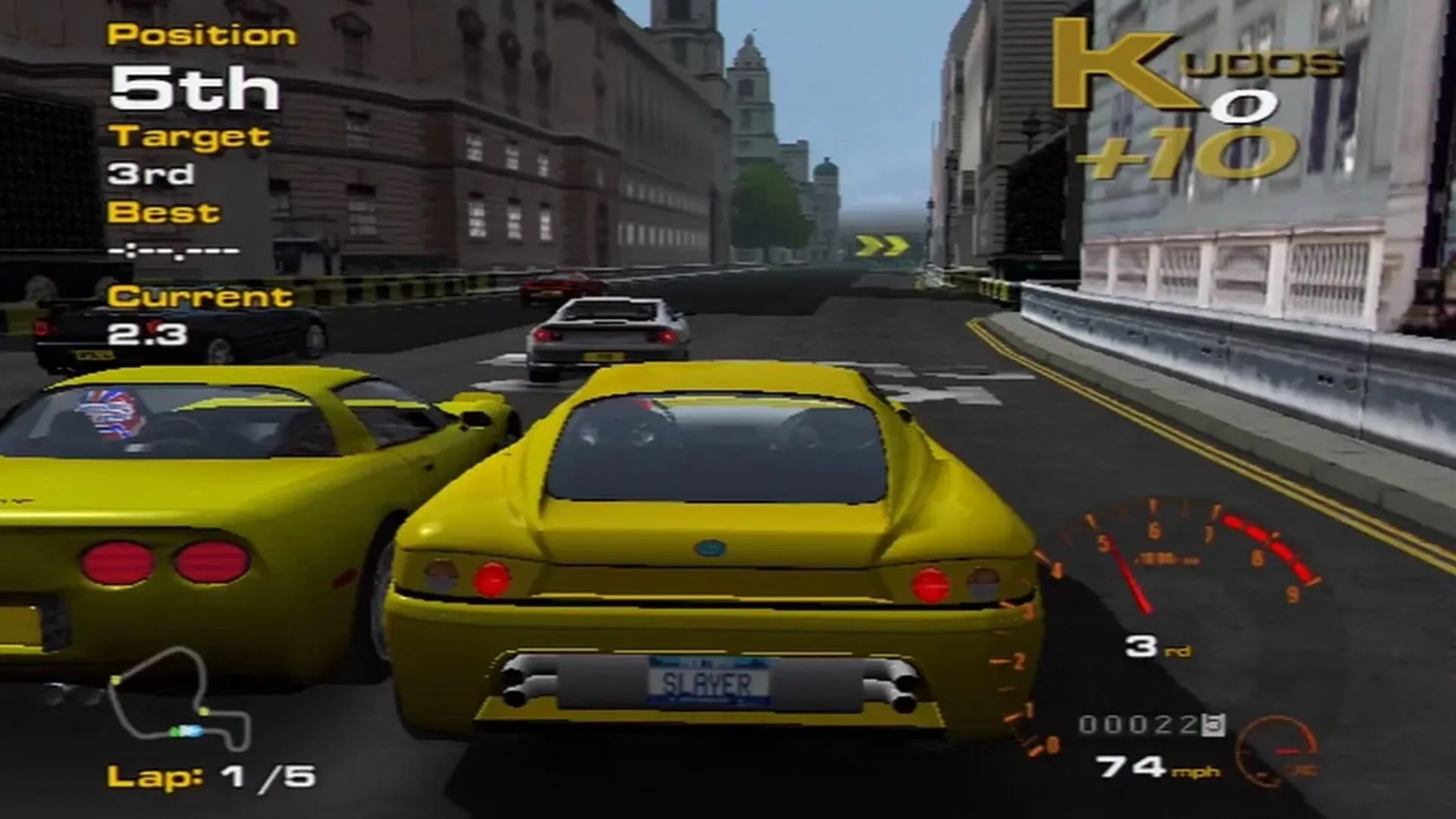 Ảnh chụp màn hình gameplay mãn nhãn của Project Gotham Racing, tựa game đua xe độc quyền trên Xbox đời đầu.