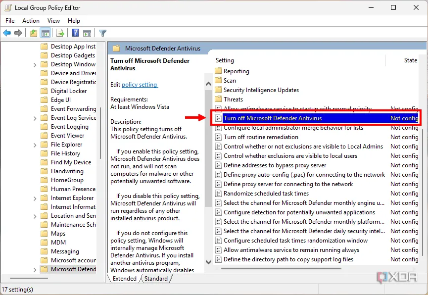 Ảnh chụp màn hình Group Policy Editor với tùy chọn tắt Microsoft Defender được đánh dấu
