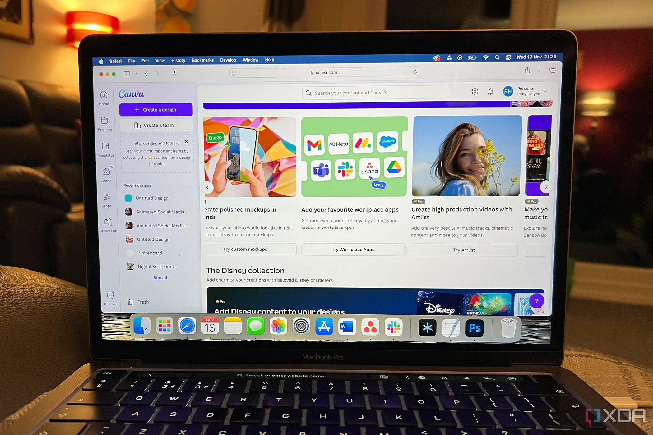 Các ứng dụng Canva hiển thị trên màn hình MacBook Pro