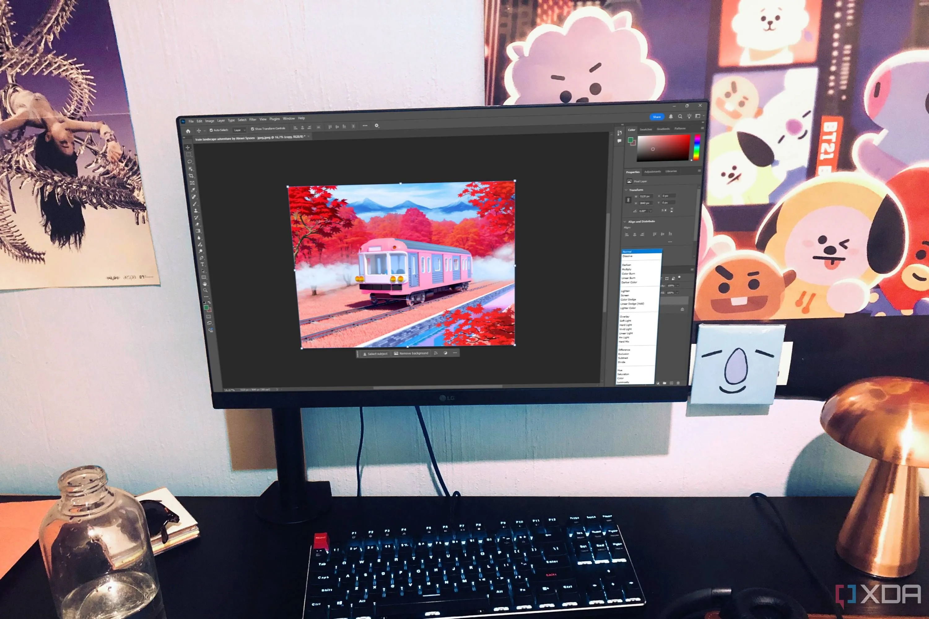 Chế độ hòa trộn (Blend Modes) của Photoshop hiển thị trên máy tính, biểu thị sự phức tạp của phần mềm và nhu cầu tối ưu cài đặt như tắt làm mịn nét cọ.