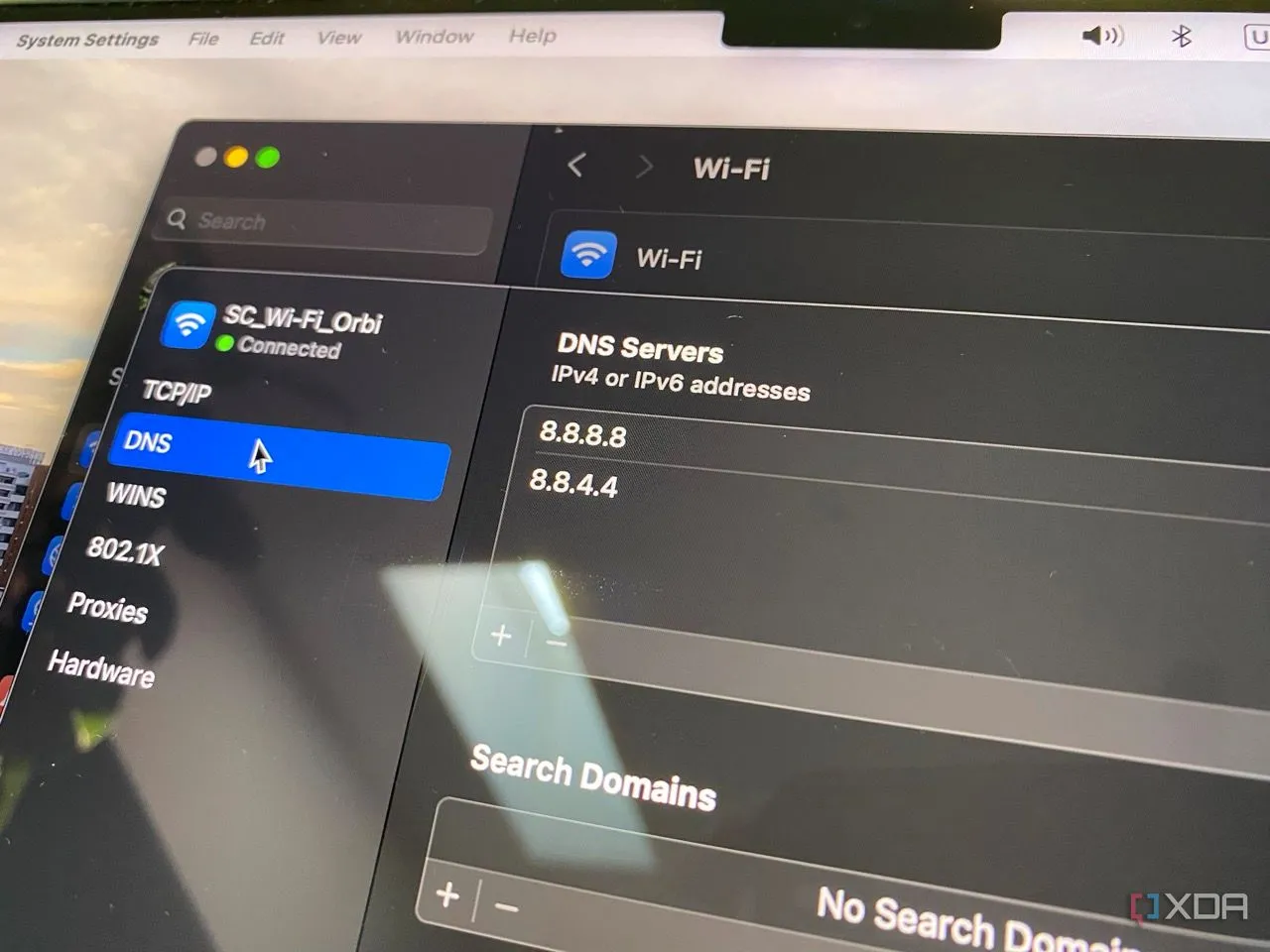 Giao diện cài đặt DNS tùy chỉnh trên macOS, với trường nhập địa chỉ máy chủ DNS công cộng của Google
