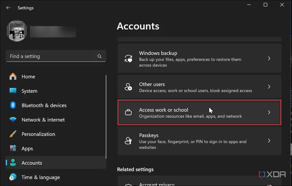 Giao diện &quot;Truy cập tài khoản công việc hoặc trường học&quot; trong Settings Windows 11