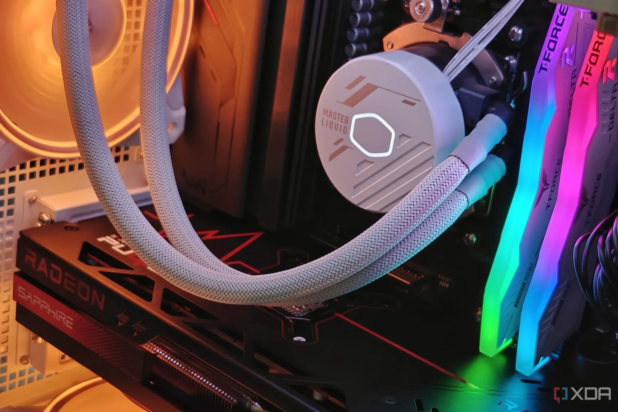 Đã Đến Lúc Thay Đổi Suy Nghĩ: Vì Sao PC Lắp Sẵn Là Lựa Chọn Thông Minh Hơn Bạn Tưởng?