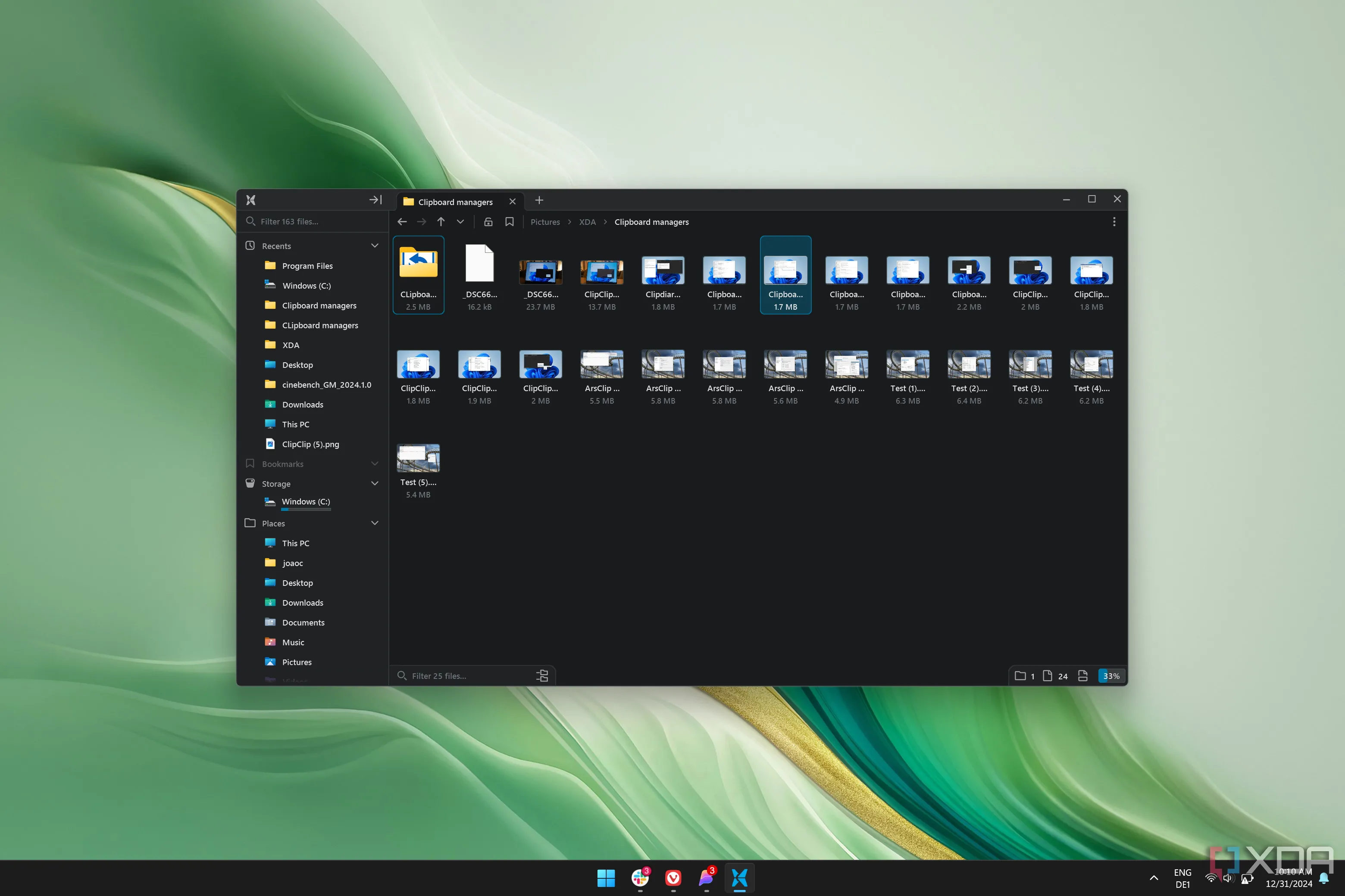 Screenshot of File Pilot displaying a folder with multiple images