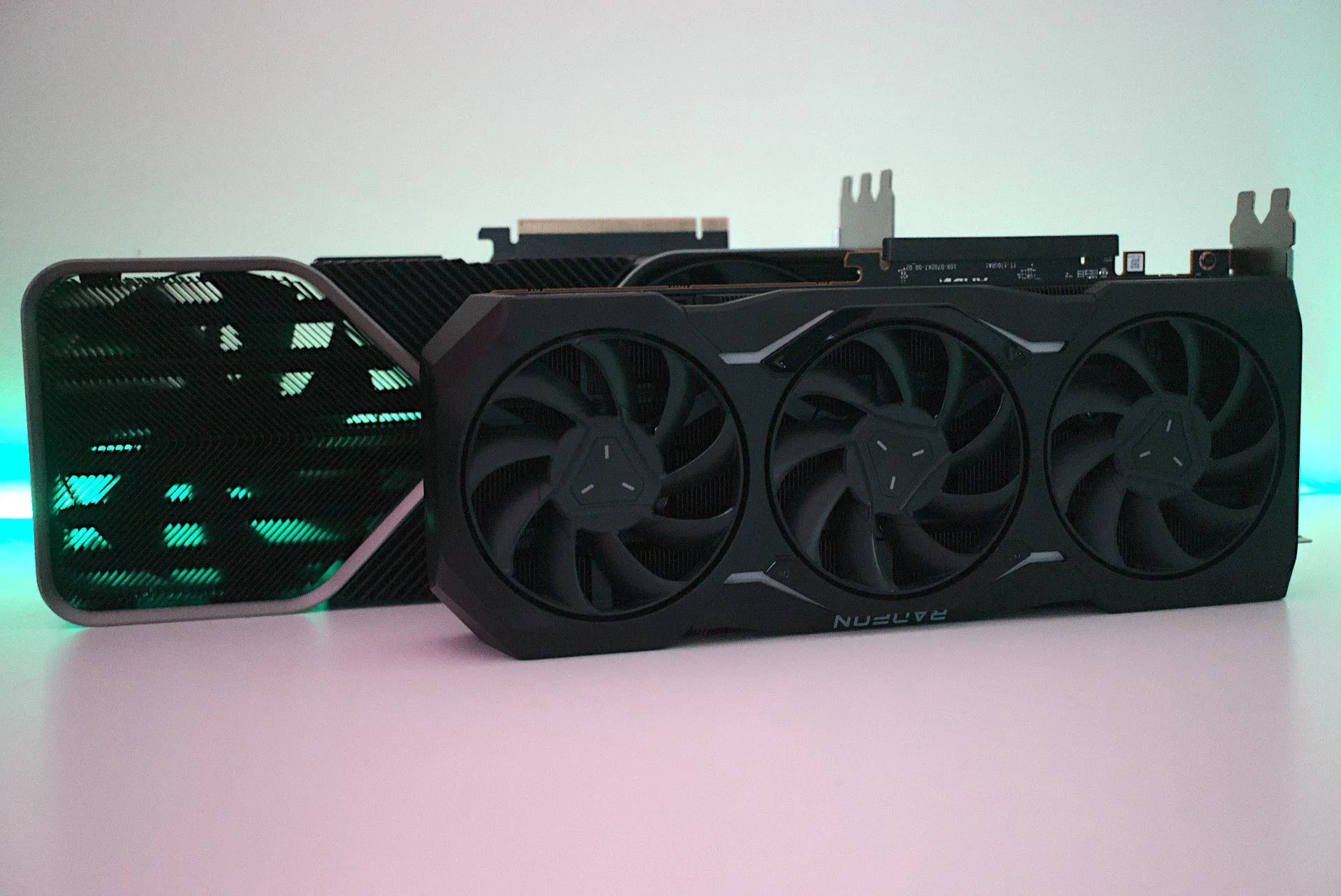 So sánh card đồ họa NVIDIA GeForce RTX 4090 và AMD Radeon RX 7900 XTX