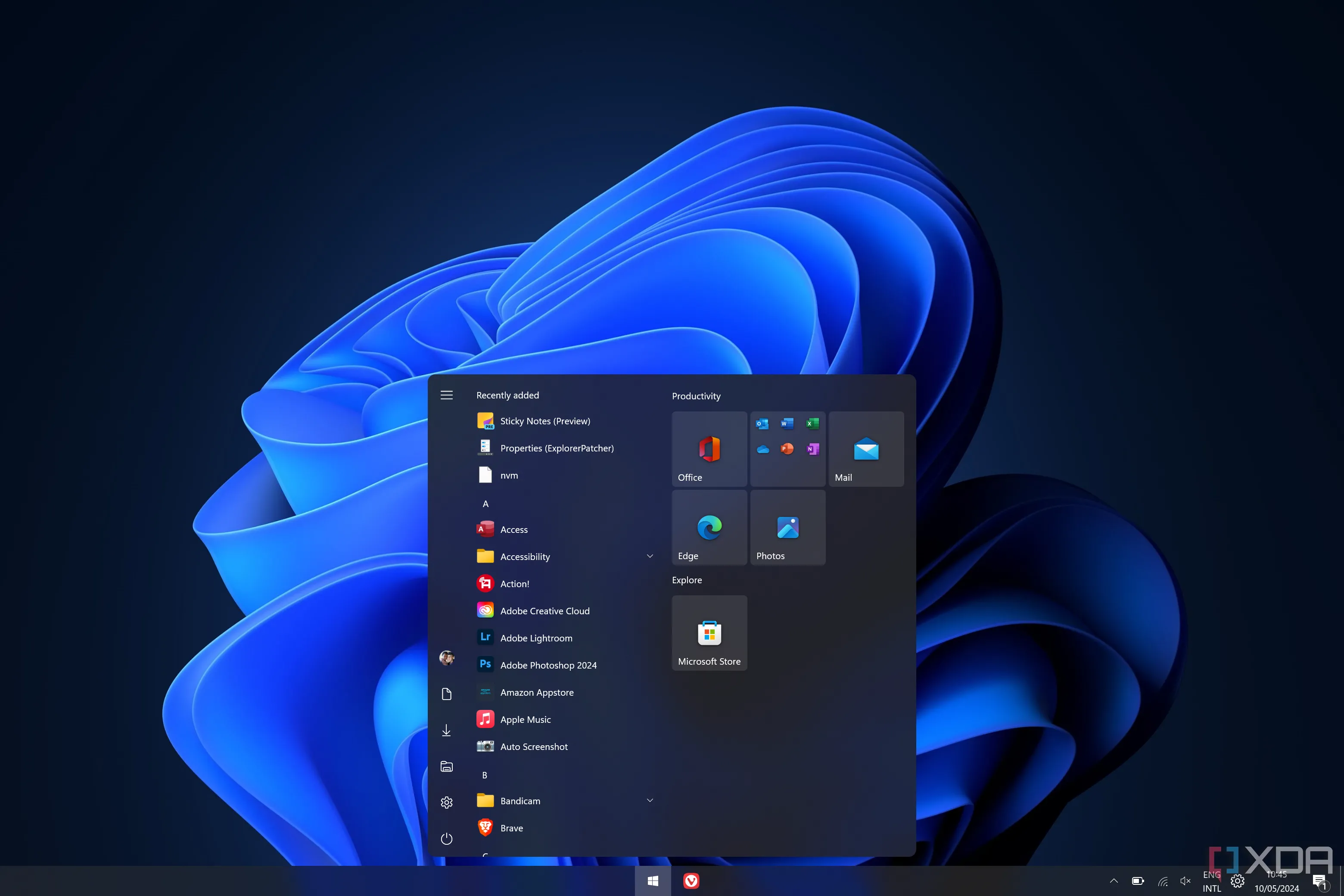 Windows 11 với Taskbar và Start Menu kiểu Windows 10 qua ExplorerPatcher