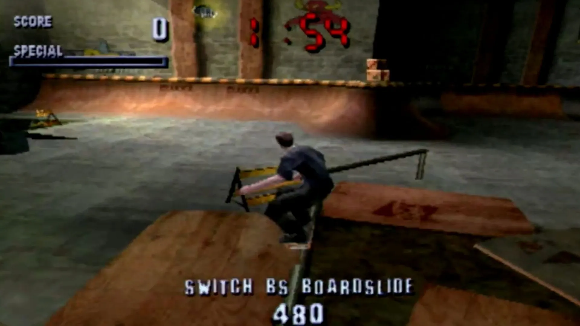 Ảnh chụp màn hình game Tony Hawk's Pro Skater với nhân vật trượt ván đang thực hiện trick trong môi trường đô thị