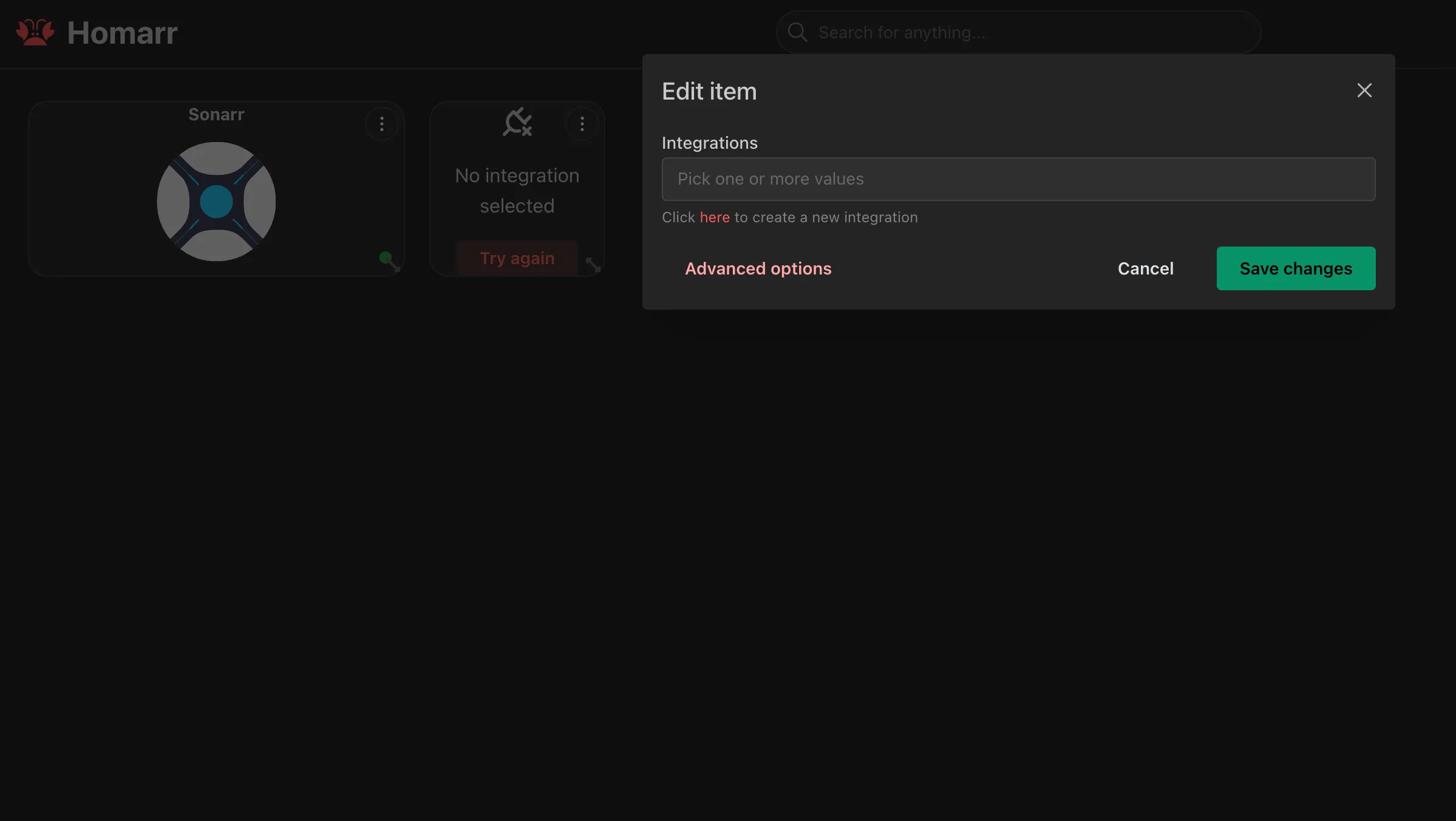 Ảnh chụp màn hình giao diện tích hợp Homarr hiển thị các ứng dụng như Plex, Radarr, Sonarr và qBittorrent