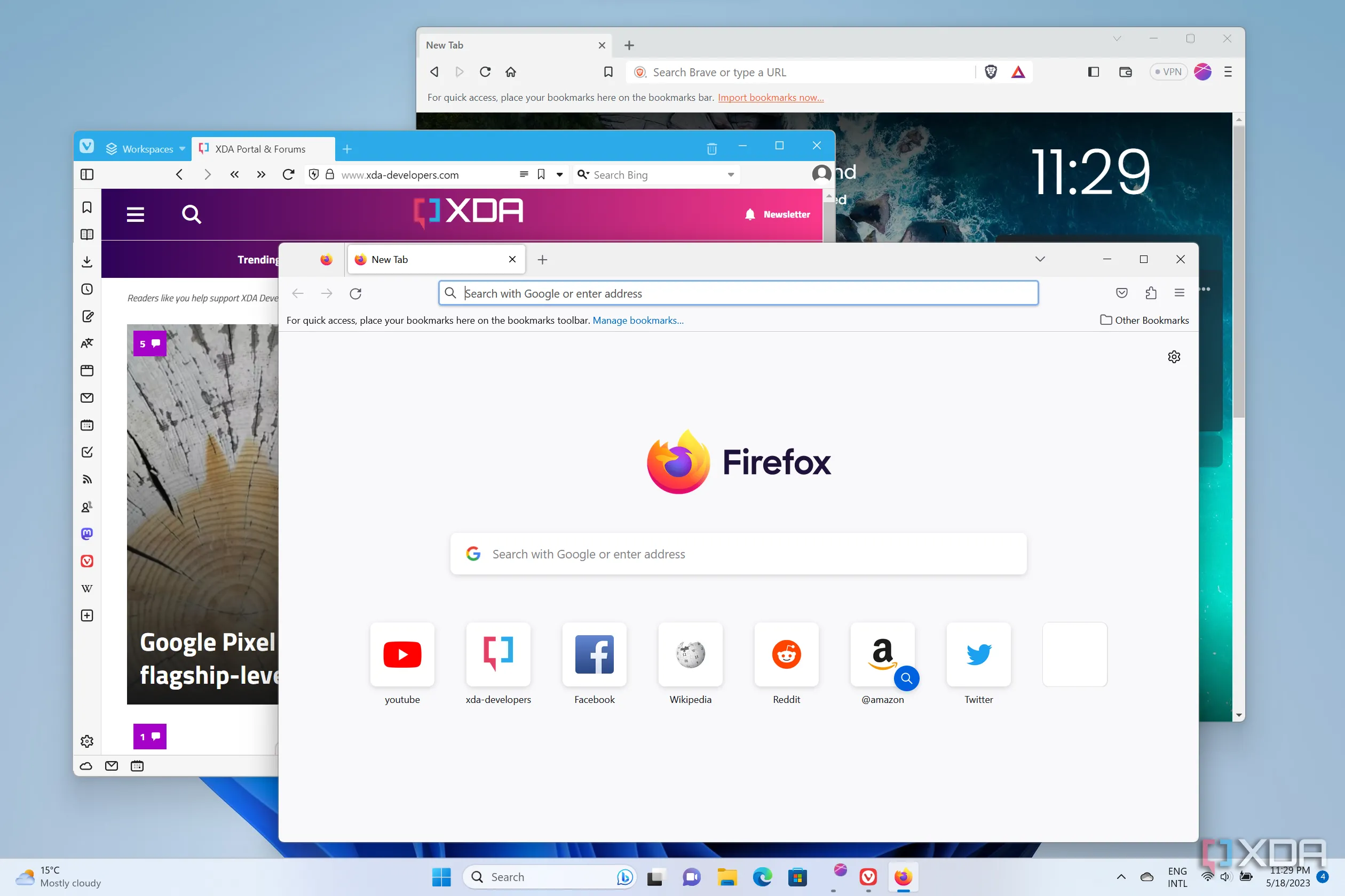Ảnh chụp màn hình Windows 11 hiển thị các trình duyệt Firefox, Vivaldi và Brave