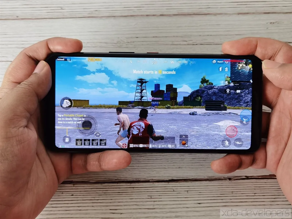ASUS ROG Phone 3 với các tính năng chơi game