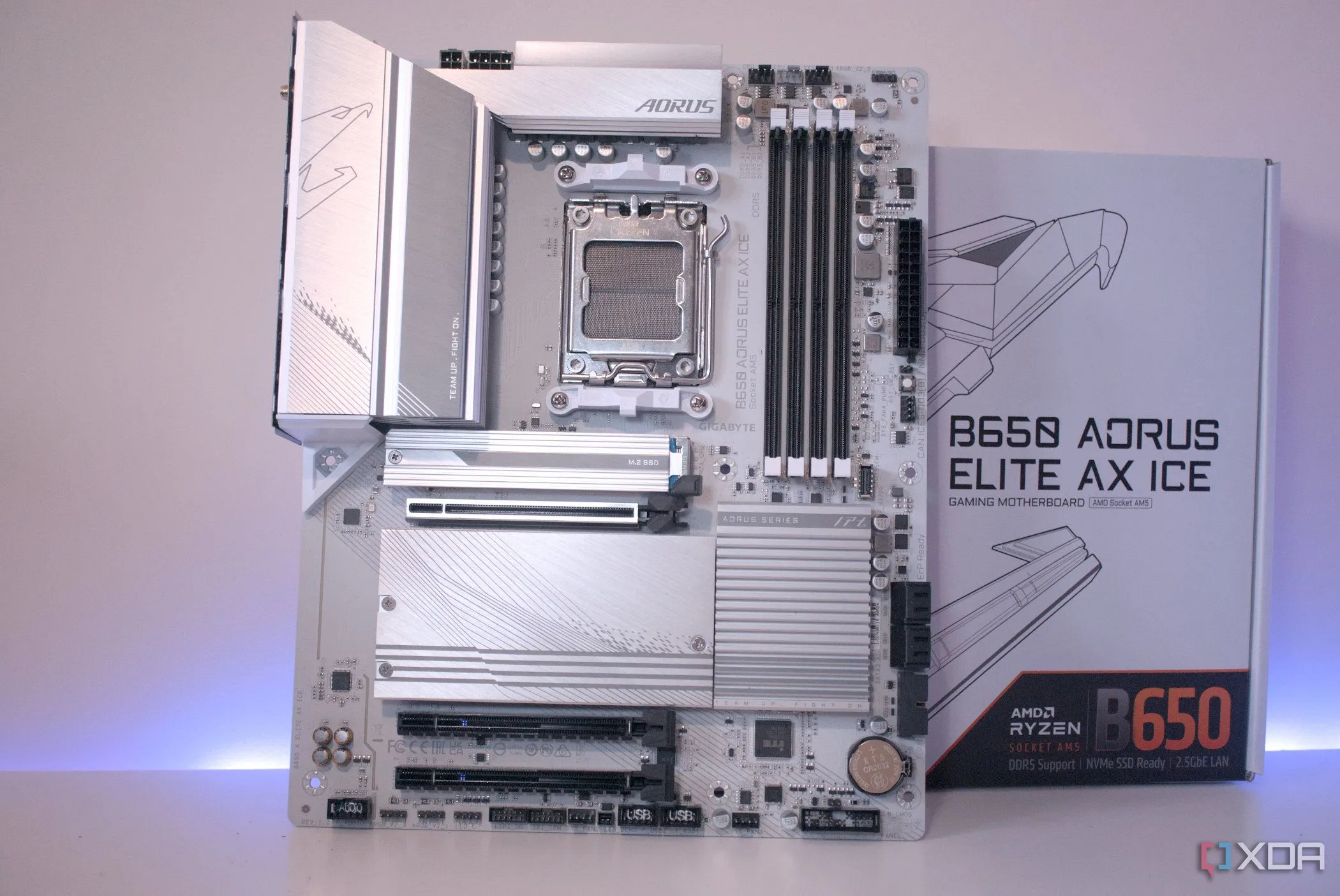 Bo mạch chủ Gigabyte B650 Aorus Elite AX Ice với thiết kế ấn tượng