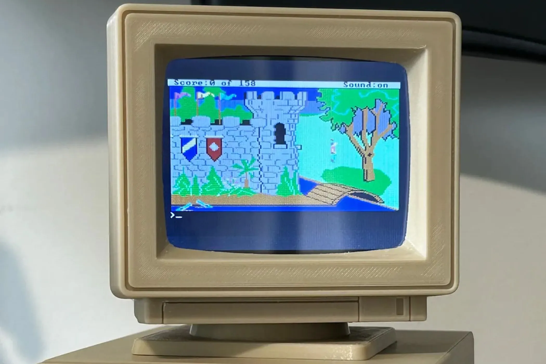 Bộ PC retro nhỏ gọn chạy trên Raspberry Pi, trình diễn game King với hệ điều hành Lakka chuyên dụng