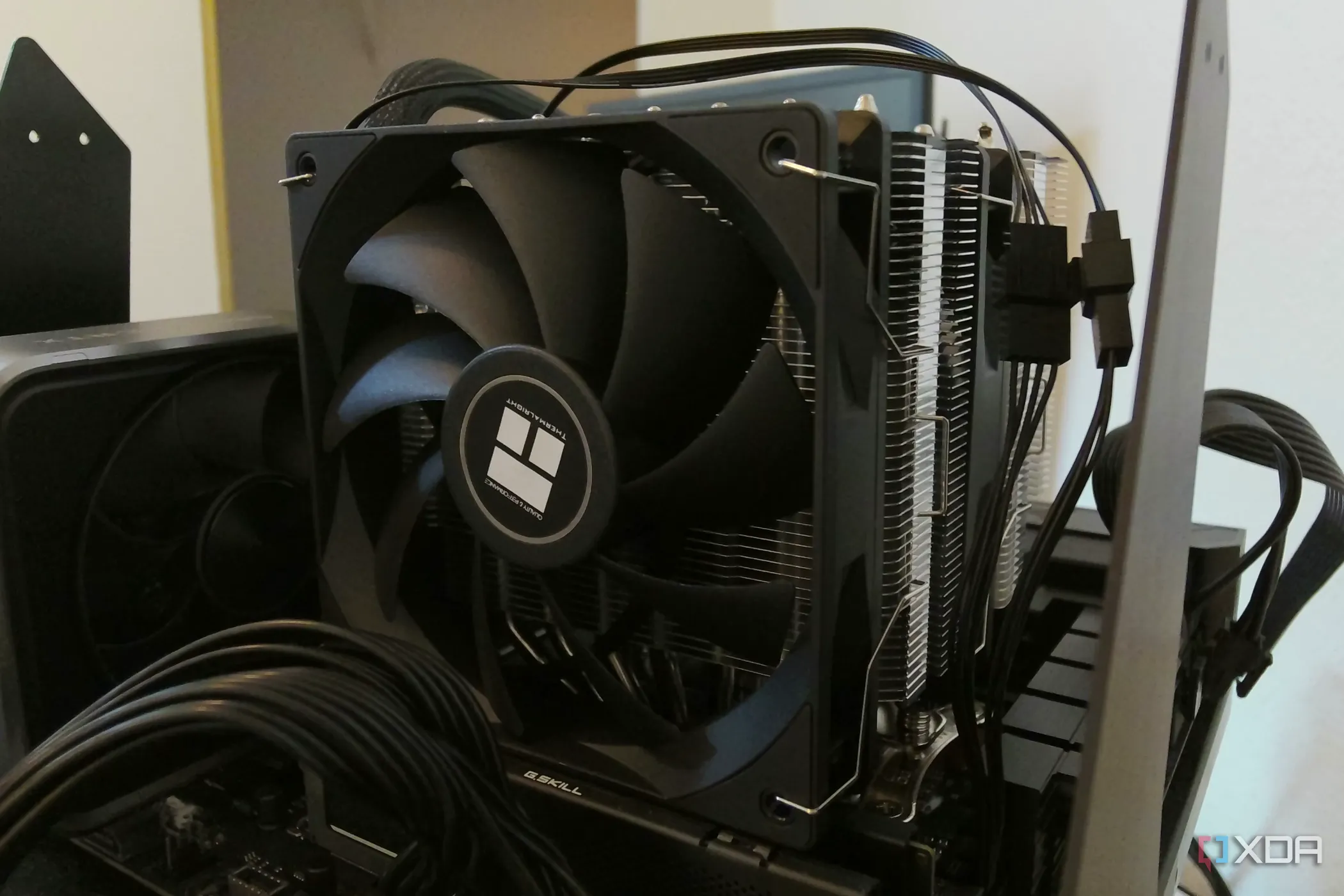 Bộ tản nhiệt CPU Thermalright Phantom Spirit với hai tháp tản nhiệt
