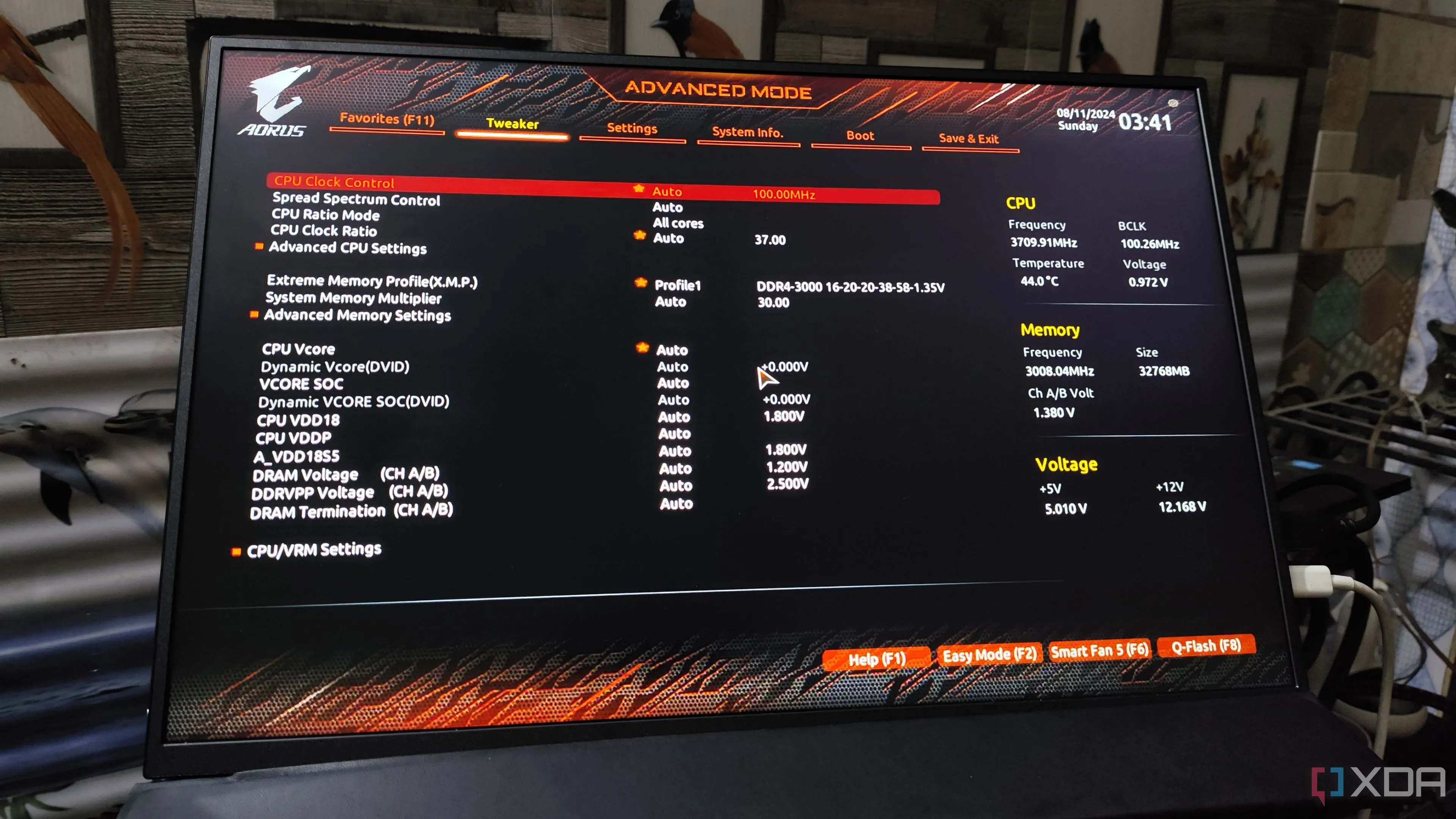Cài đặt ép xung CPU và bộ nhớ trong giao diện BIOS của Gigabyte