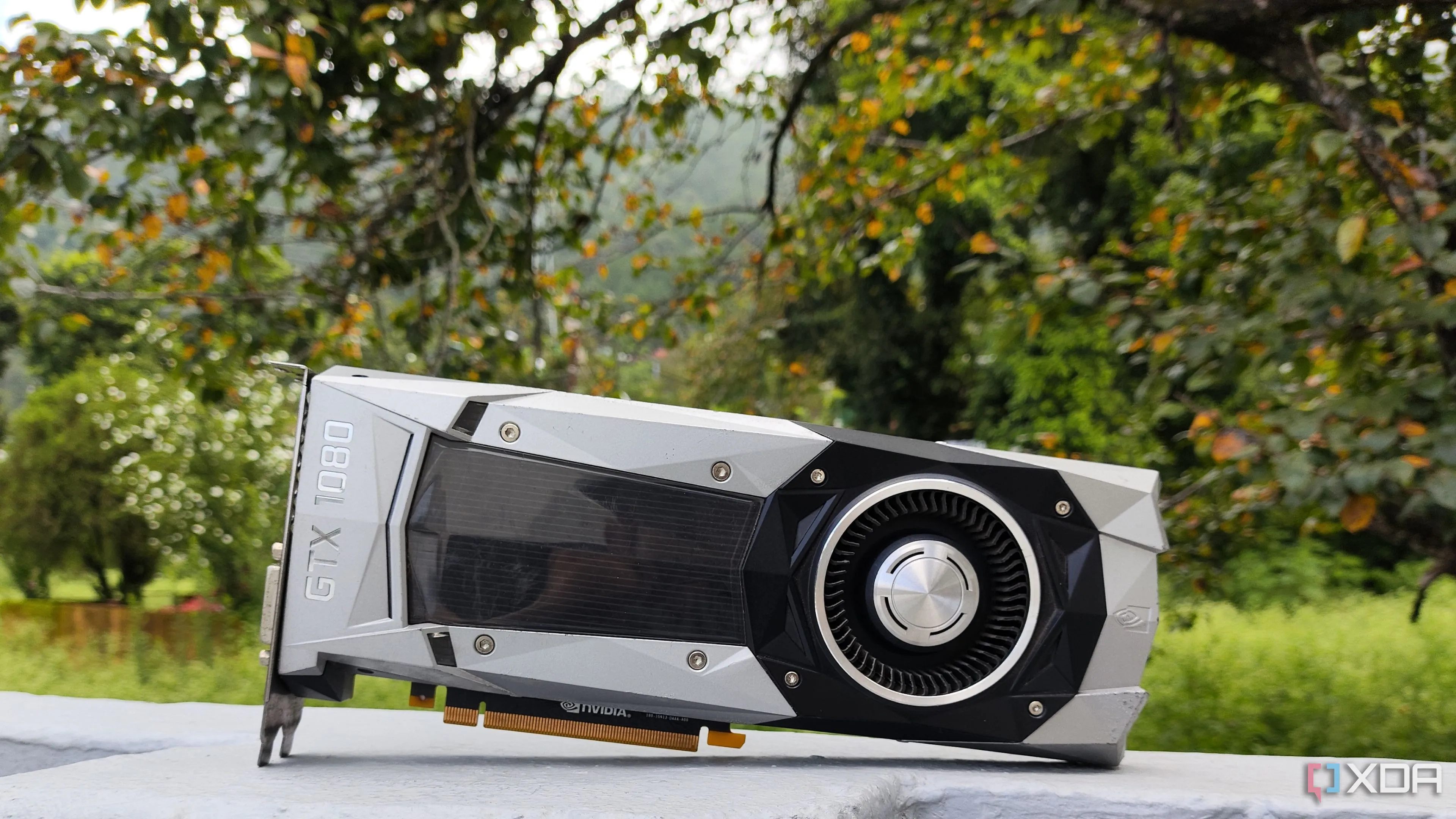 Card đồ họa GTX 1080 phiên bản Founders Edition, minh họa cho linh kiện GPU cũ vẫn còn giá trị sử dụng