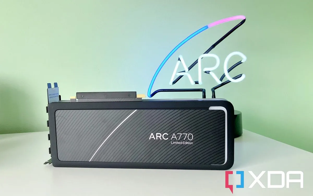 Card đồ họa Intel Arc A770, thể hiện sự đa dạng lựa chọn GPU cho việc tự host mô hình AI