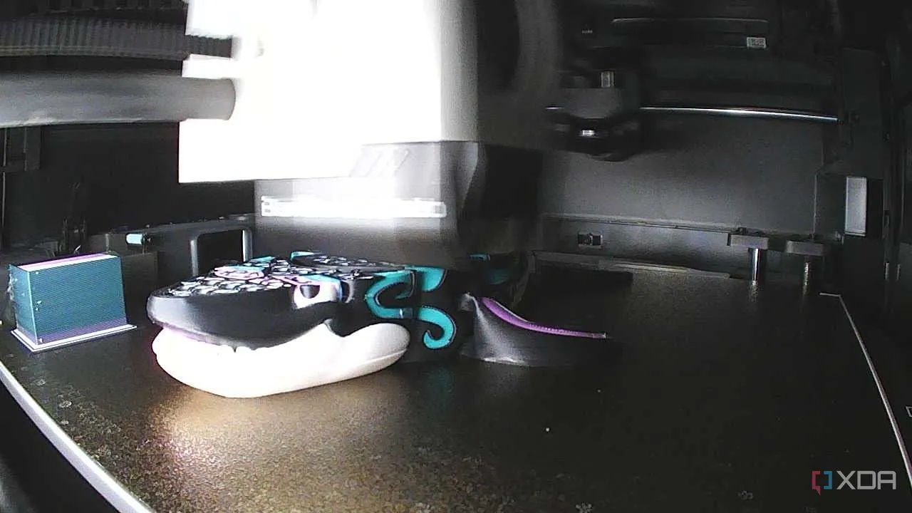 Chi tiết bản in 3D &quot;orca&quot; đang trong quá trình tạo, thể hiện khả năng giám sát tiến độ in ấn của OctoPrint.