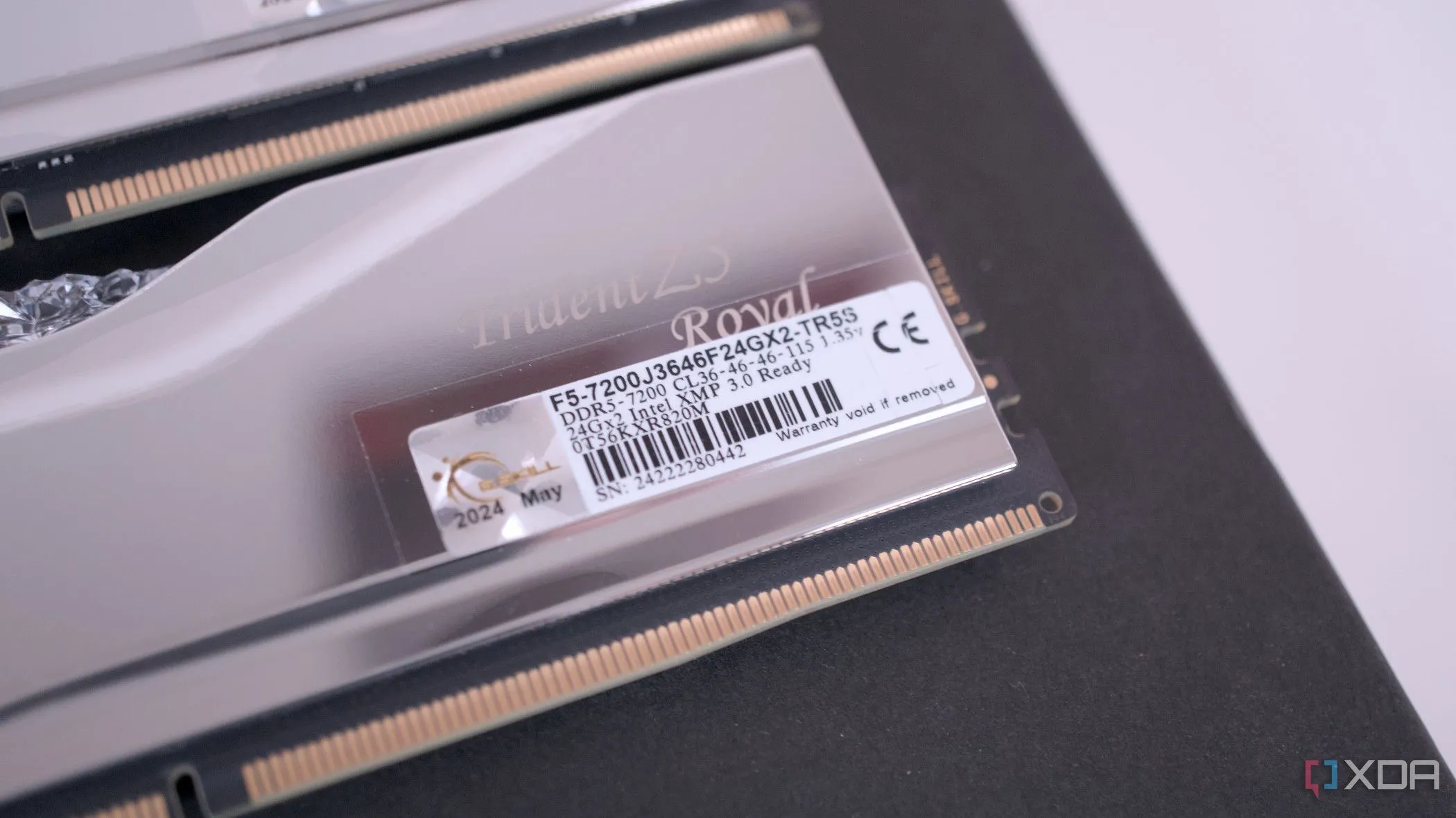 Chi tiết thông số kỹ thuật của thanh RAM G.Skill Trident Z5 Royal DDR5-7200, thể hiện tốc độ và độ trễ của bộ nhớ