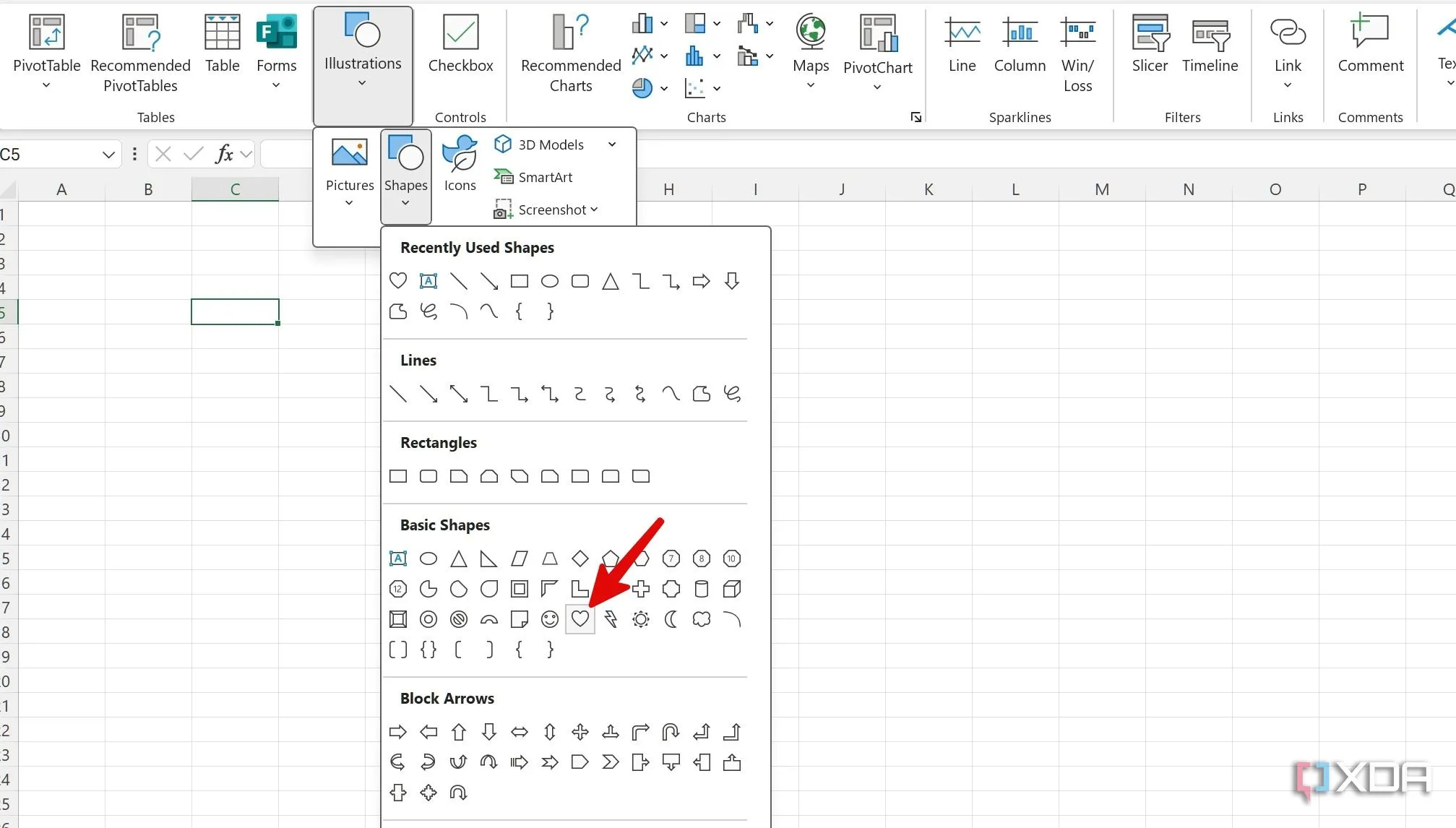 Chọn hình trái tim từ bộ sưu tập Shapes trong Excel để trang trí thông điệp lãng mạn