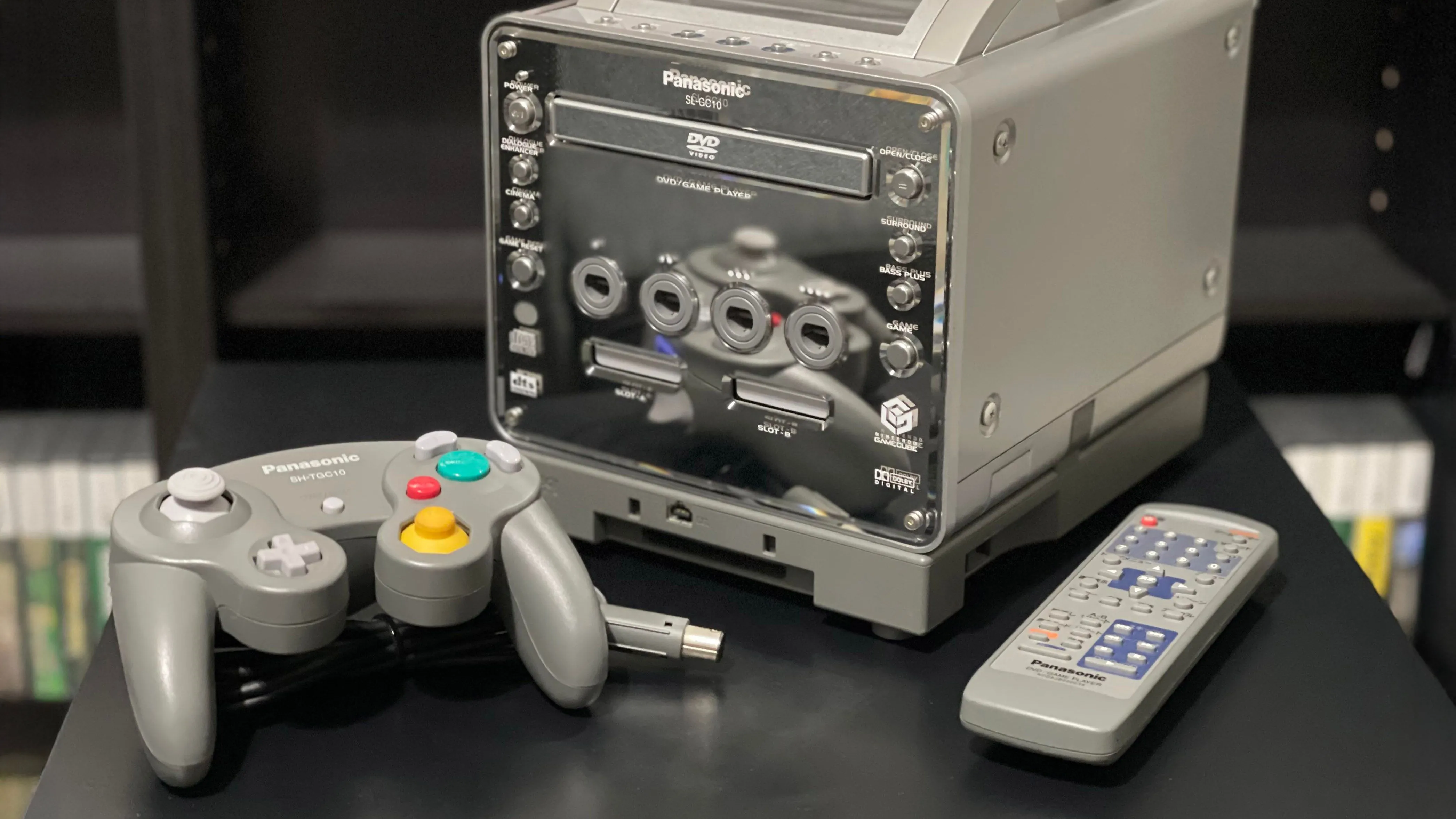 Console Panasonic Q, phiên bản độc đáo của Nintendo GameCube, một trong những hệ máy hiếm.
