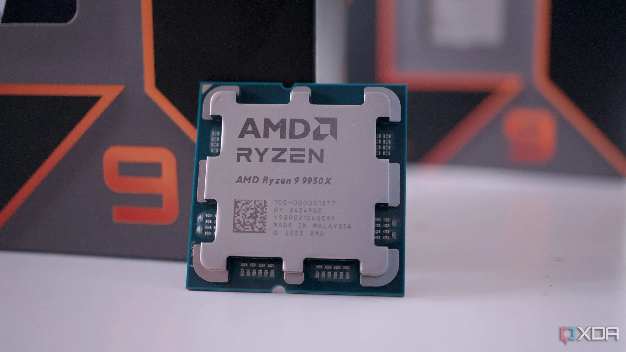 CPU AMD Ryzen 9 9950X, một trong những chip Zen 5 hàng đầu