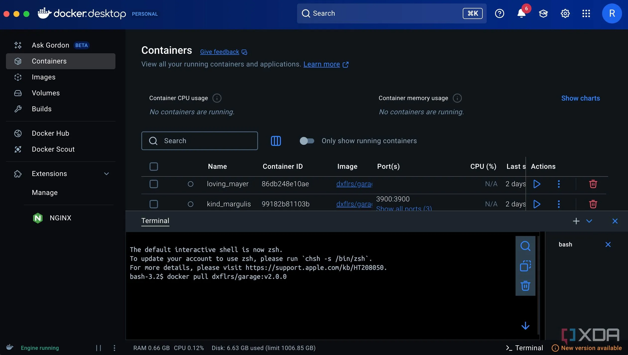 Cửa sổ Terminal hiển thị lệnh docker pull [image] để tải xuống image Docker, minh họa quá trình kéo ảnh về máy.