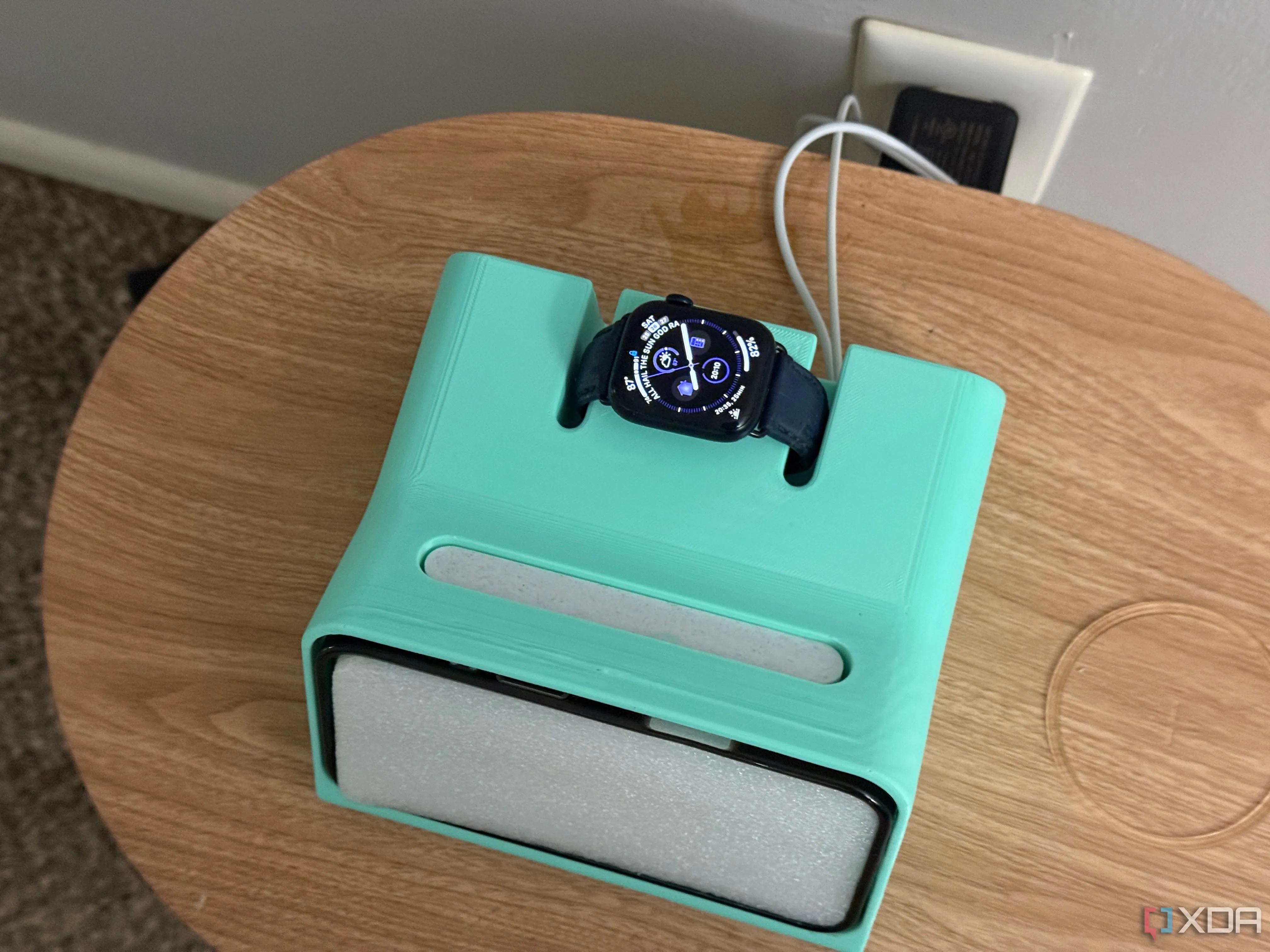 Dock sạc iPhone và Apple Watch được in 3D gọn gàng, tùy chỉnh theo thiết bị của bạn