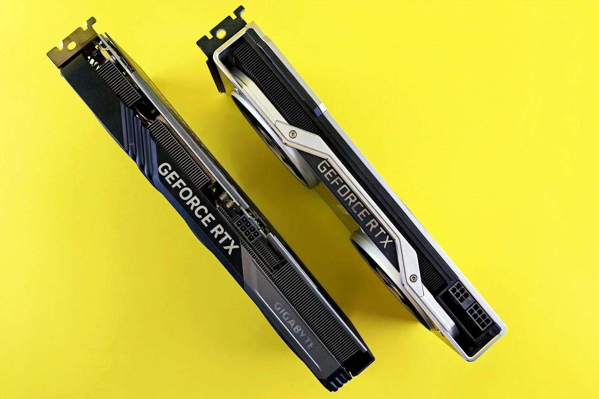 Dòng card đồ họa Nvidia GeForce RTX 2080 với thiết kế quạt kép