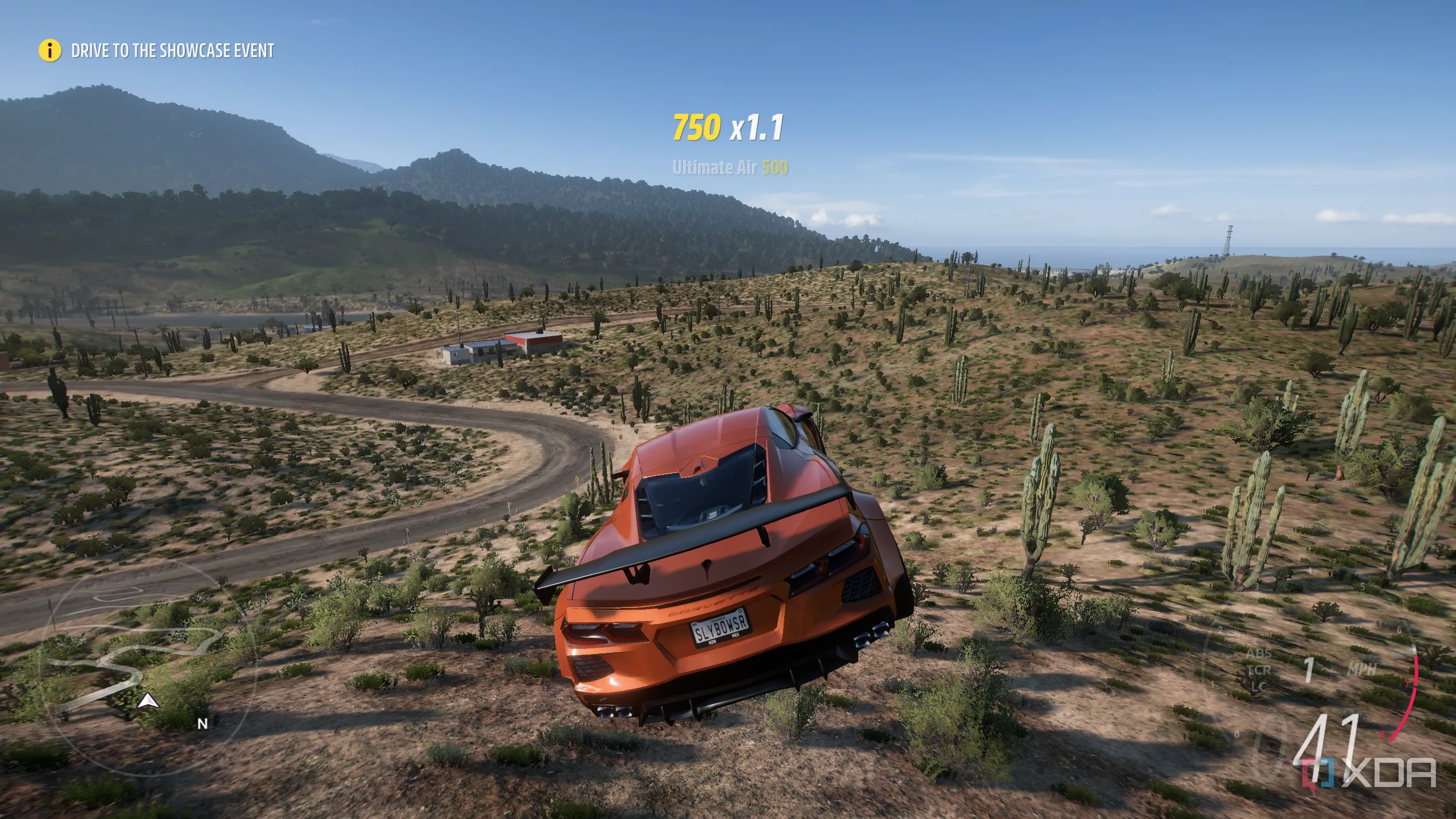 Gameplay Forza Horizon 5 với xe hơi bay trên sa mạc