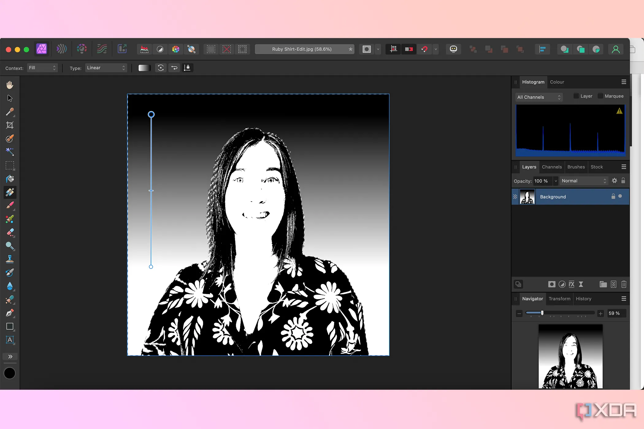 Giao diện Affinity Photo 2 với hiệu ứng ngưỡng đen trắng trên chân dung, thể hiện khả năng chỉnh sửa ảnh nghệ thuật.