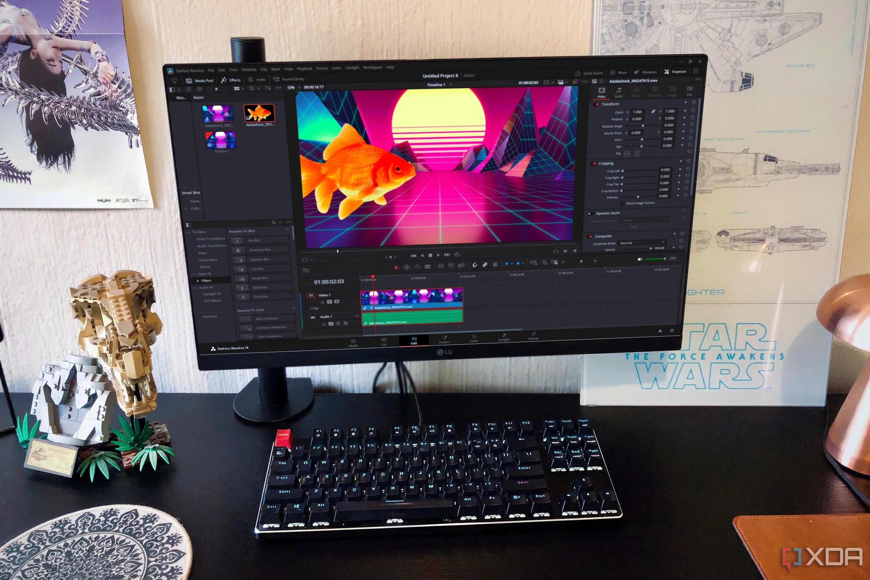 Giao diện chỉnh sửa video DaVinci Resolve trên máy tính để bàn, với các yếu tố hậu kỳ