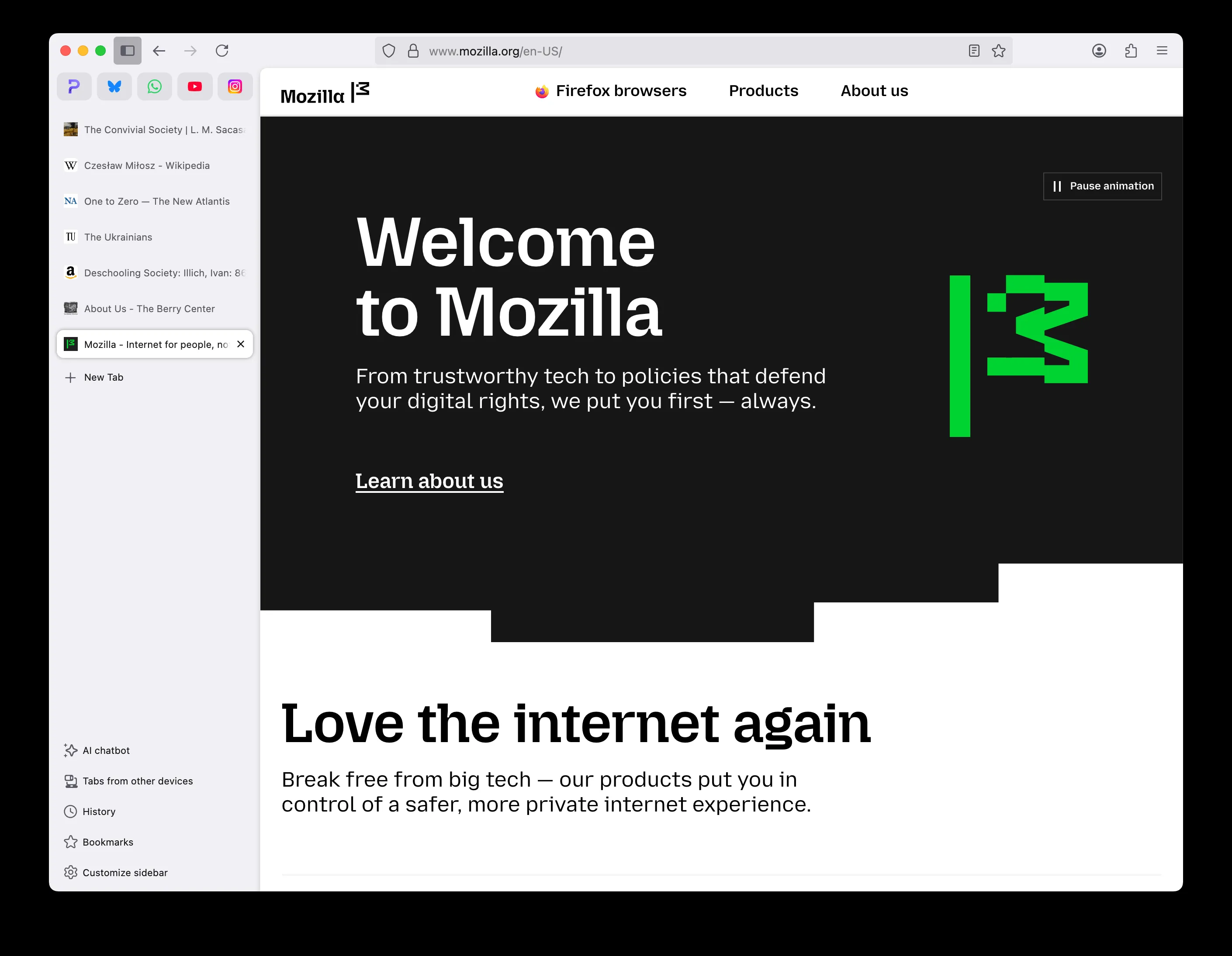 Giao diện Firefox 136.0 với thanh tab dọc được mở rộng, giúp quản lý nhiều tab hiệu quả