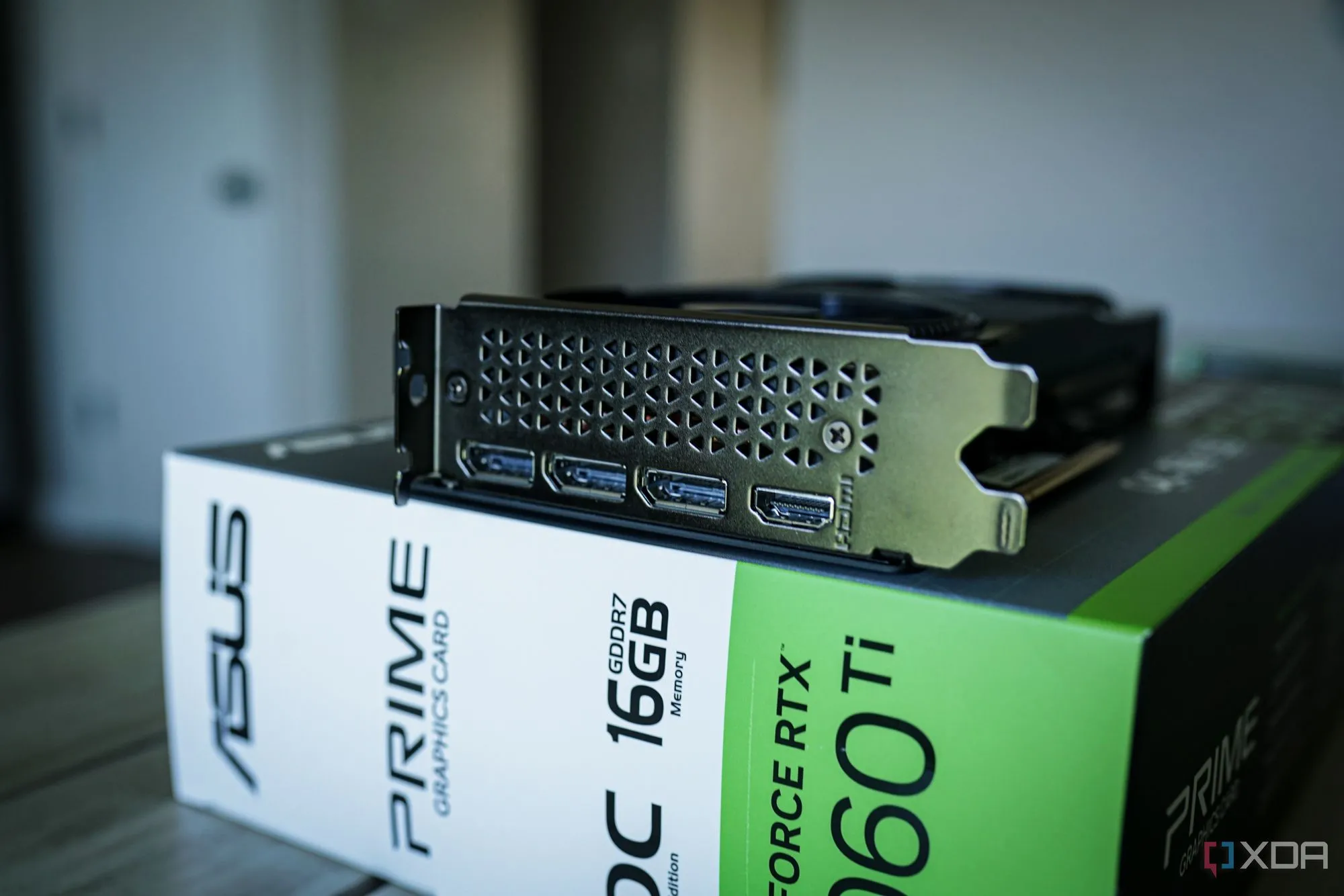 Giao diện GPU Tweak III hiển thị tính năng Equipment Installation Check giúp kiểm tra độ cong vênh (GPU sag) của card đồ họa ASUS ROG RTX 50.