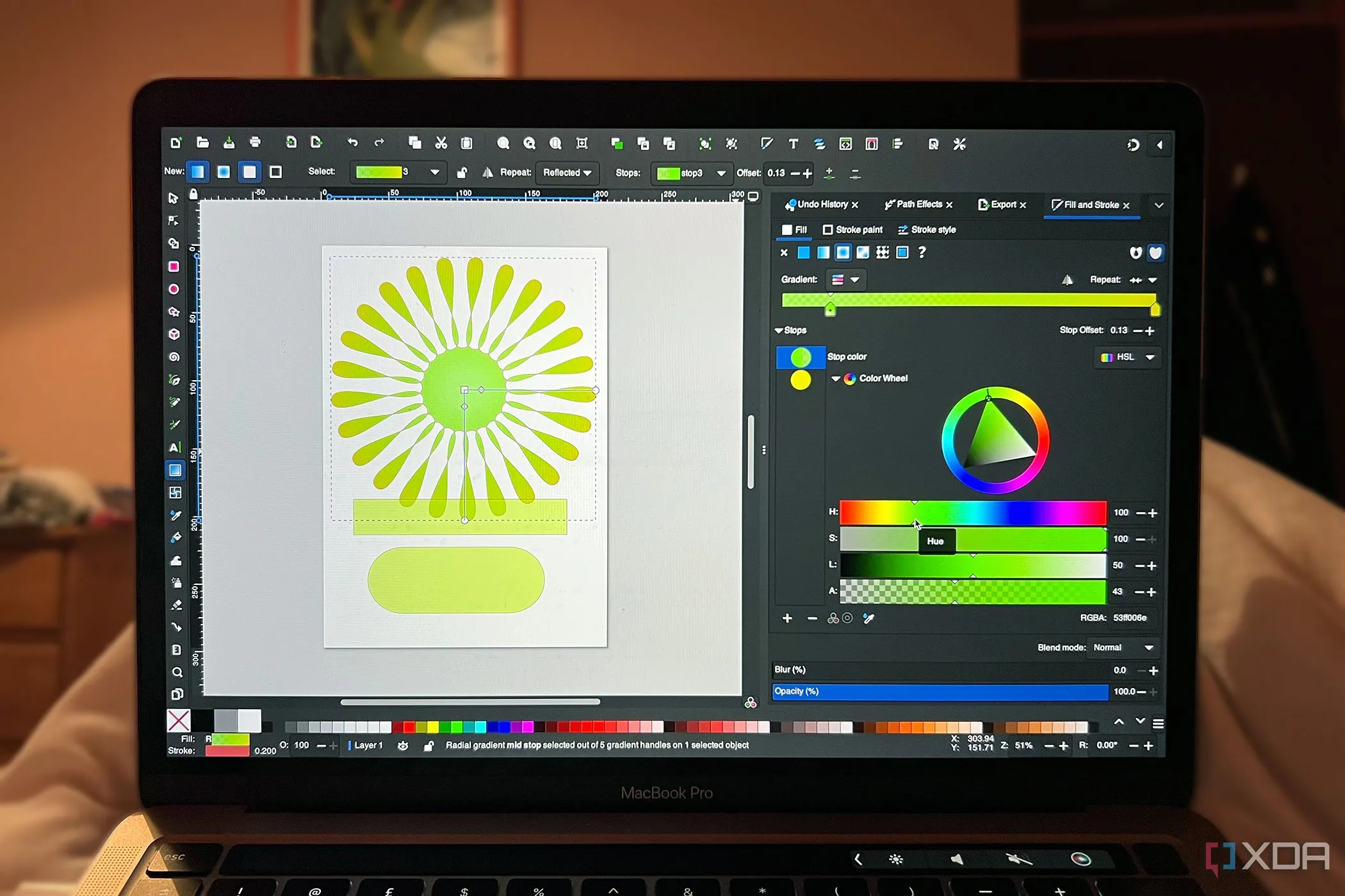 Giao diện Inkscape trên MacBook, minh họa ứng dụng đồ họa vector mã nguồn mở