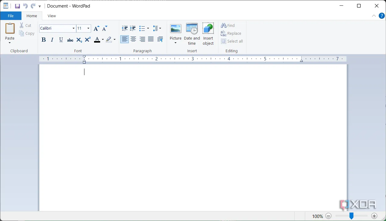 Giao diện Microsoft WordPad hiển thị một văn bản với các tùy chọn định dạng cơ bản như phông chữ, cỡ chữ, và căn chỉnh, minh họa sự đơn giản và hiệu quả của nó.