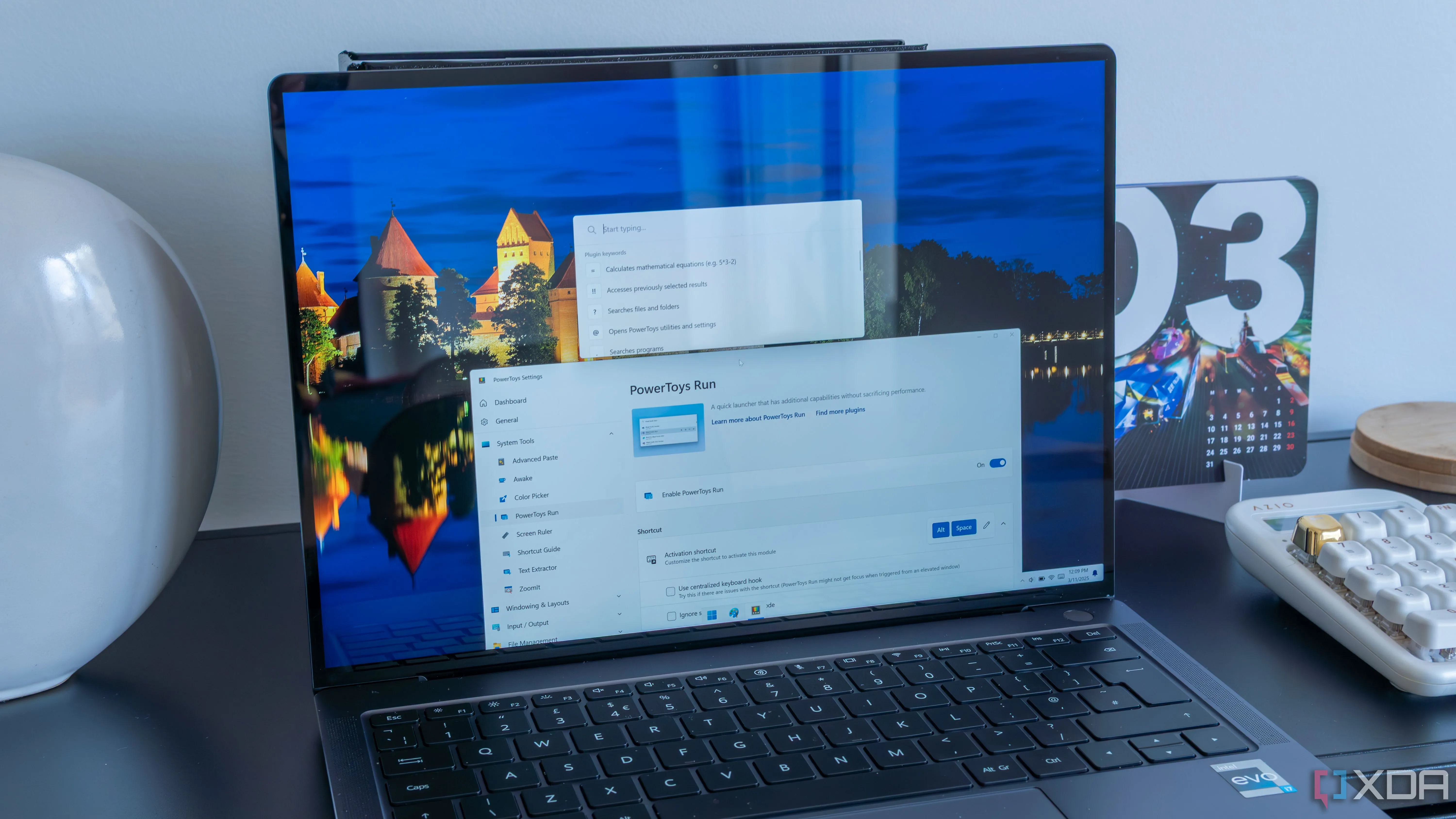 Giao diện PowerToys Run trên laptop Windows 11, minh họa khả năng tìm kiếm và thực thi nhanh chóng, nâng cao hiệu quả làm việc