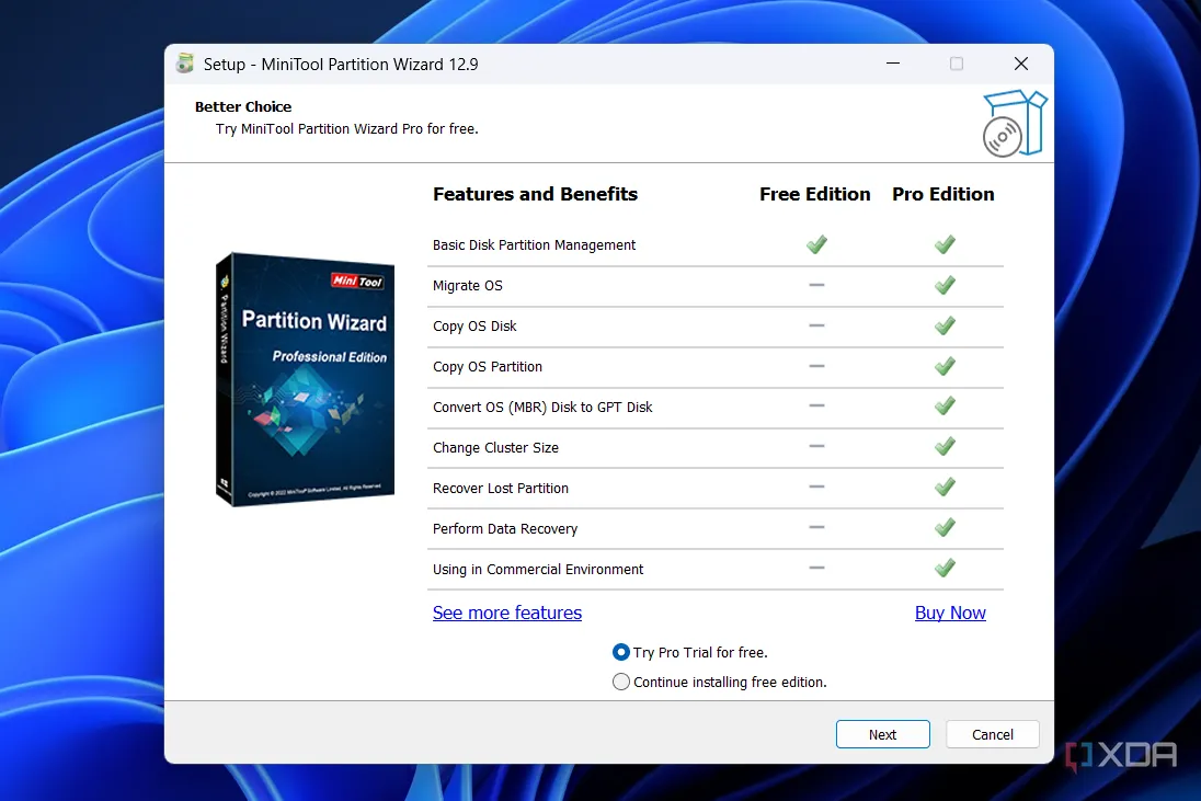 Giao diện so sánh tính năng MiniTool Partition Wizard bản miễn phí và Pro, hỗ trợ clone ổ đĩa