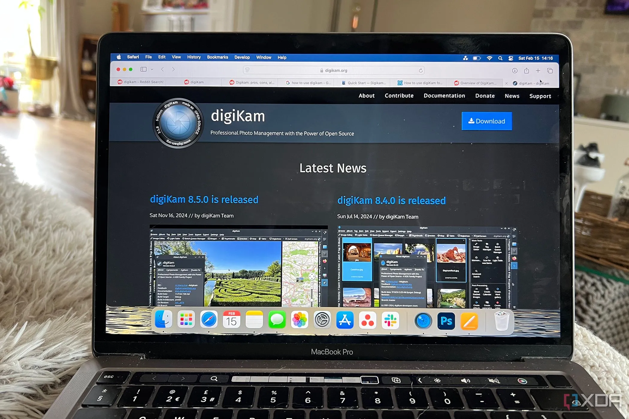 Giao diện trình duyệt DigiKam trên MacBook, tượng trưng cho hoạt động duyệt web và các rủi ro bảo mật