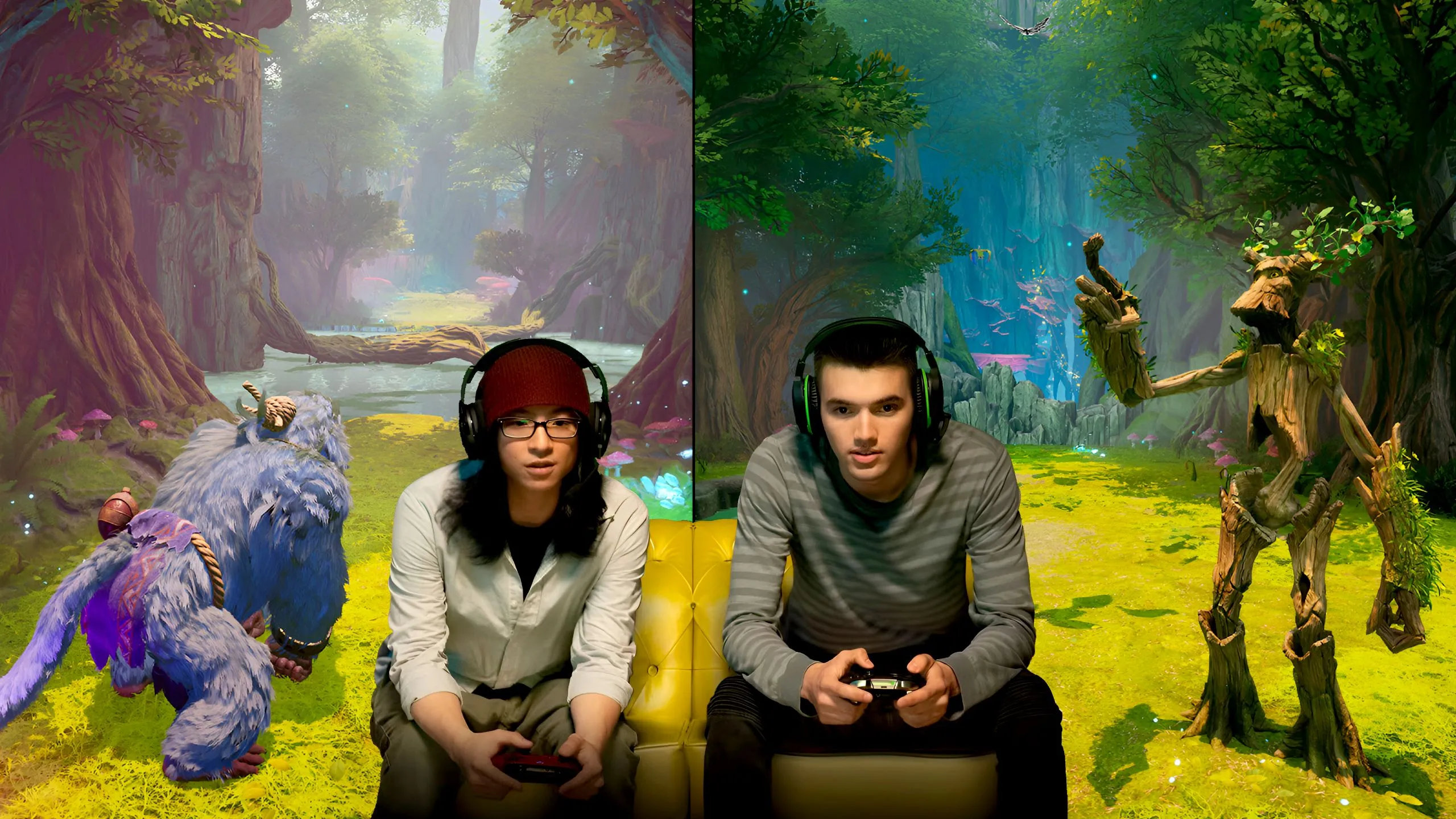 Hai người đang cùng chơi game co-op trên sofa, thể hiện tinh thần giải trí đồng đội mà FBC: Firebreak hướng tới