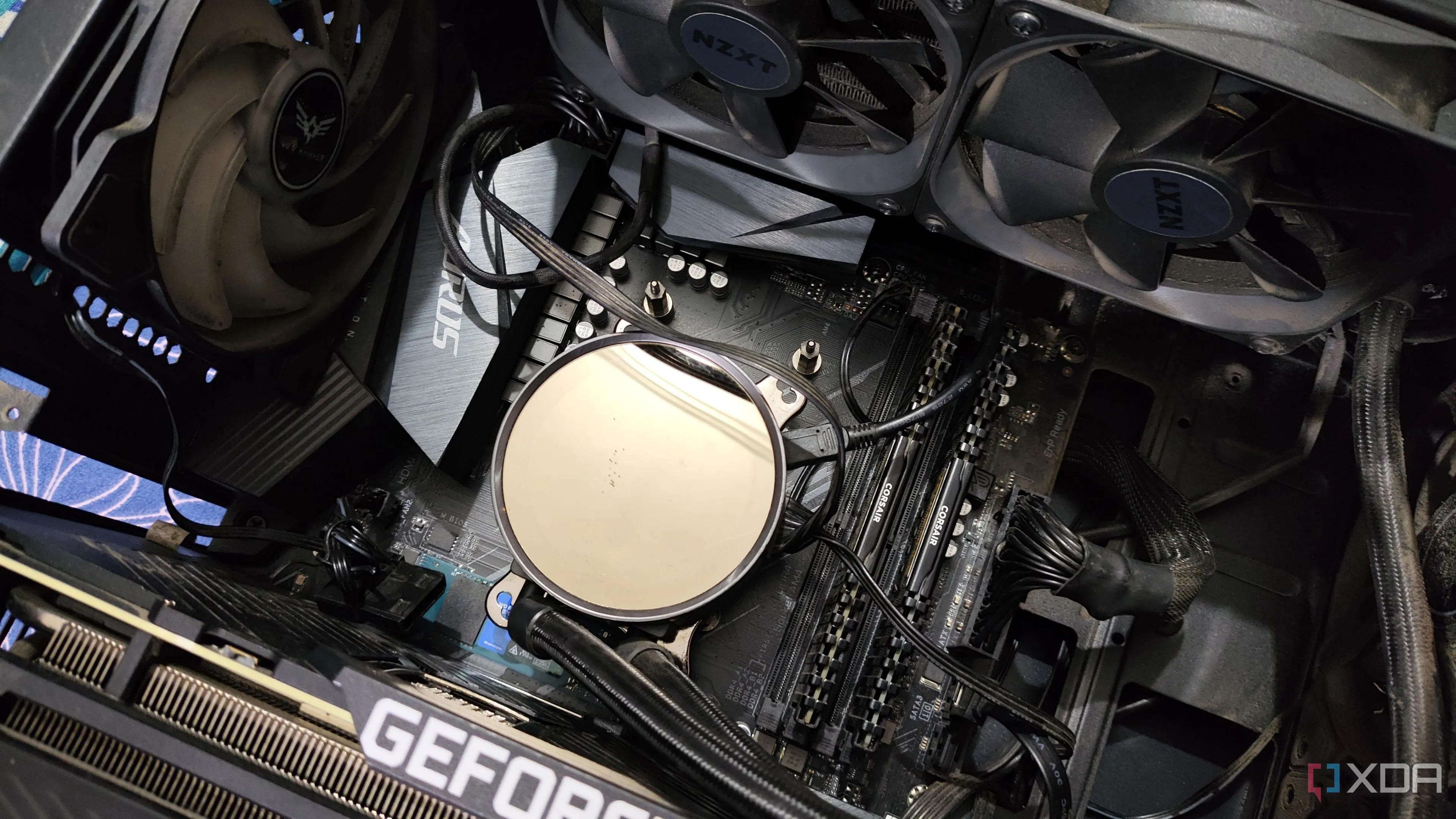 Hệ thống tản nhiệt nước AIO Kraken X52 cho CPU, đảm bảo hiệu năng và tính thẩm mỹ