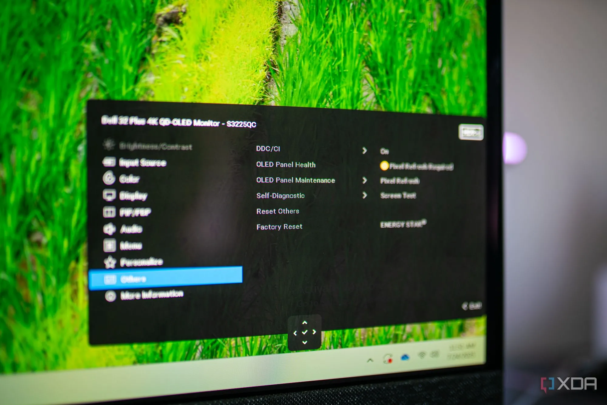 Hệ thống thông báo panel health và chống burn-in trên màn hình Dell 32 Plus QD-OLED