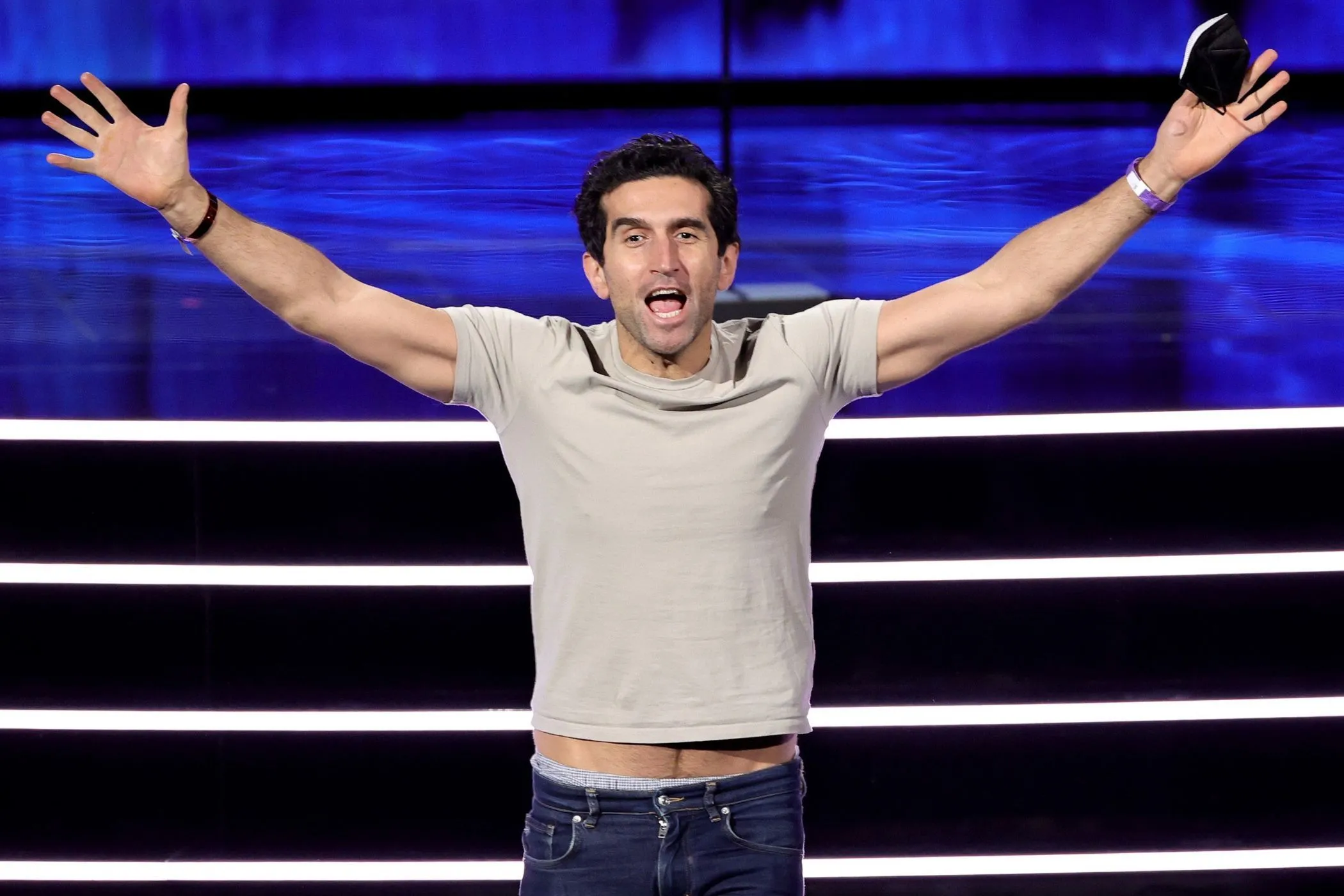 Josef Fares, người sáng lập Hazelight Studios, ăn mừng chiến thắng tại Game Awards