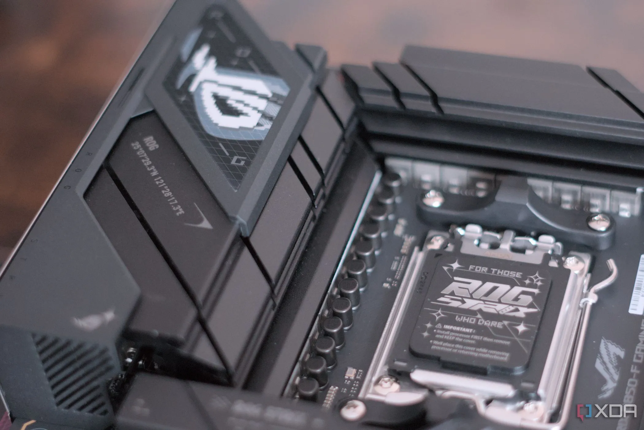 Khu vực VRM trên bo mạch chủ Asus ROG Strix B850-F Gaming WiFi, thiết kế cho ép xung hiệu năng cao