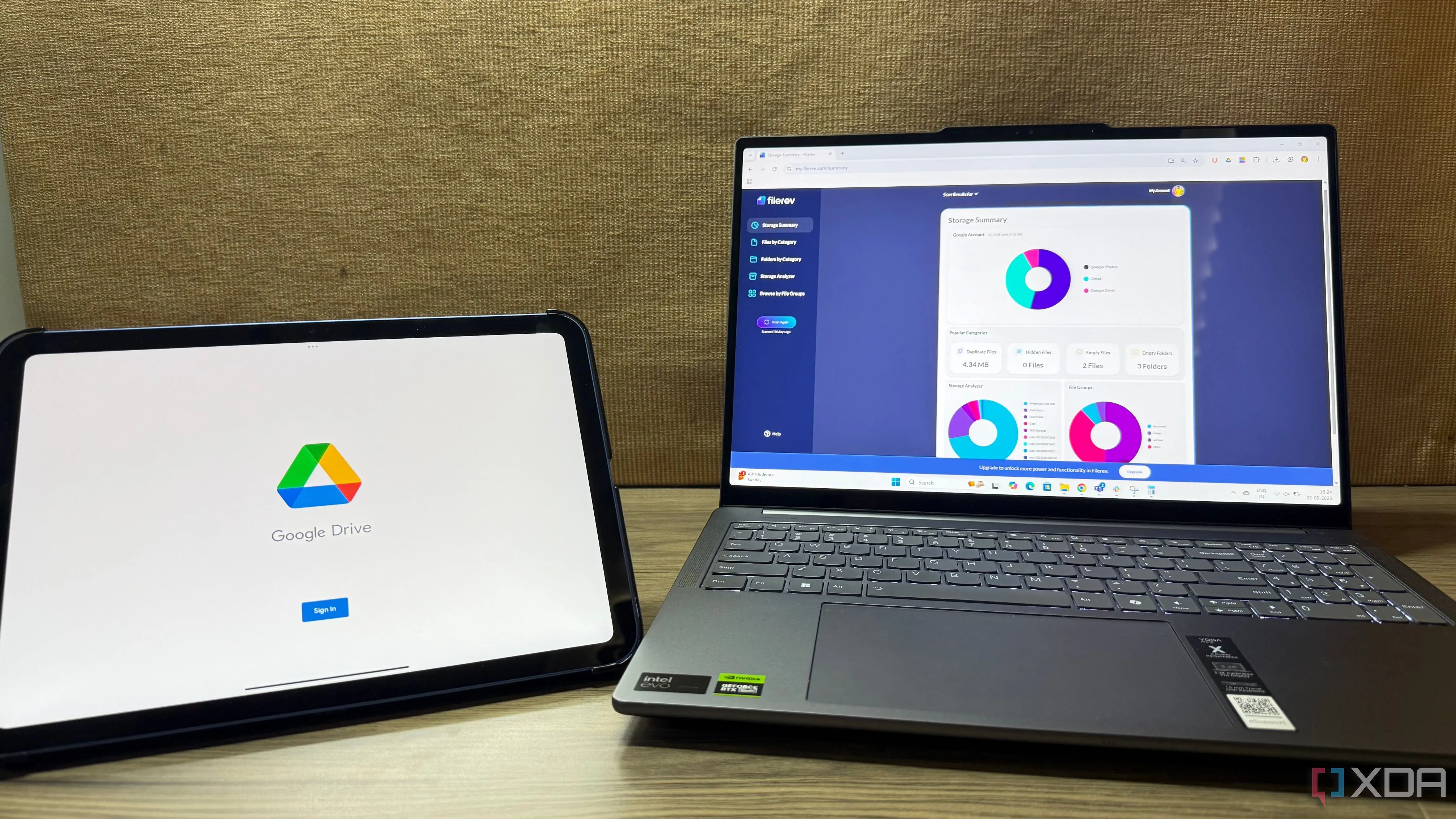 Laptop và iPad hiển thị Google Drive cùng các công cụ quản lý